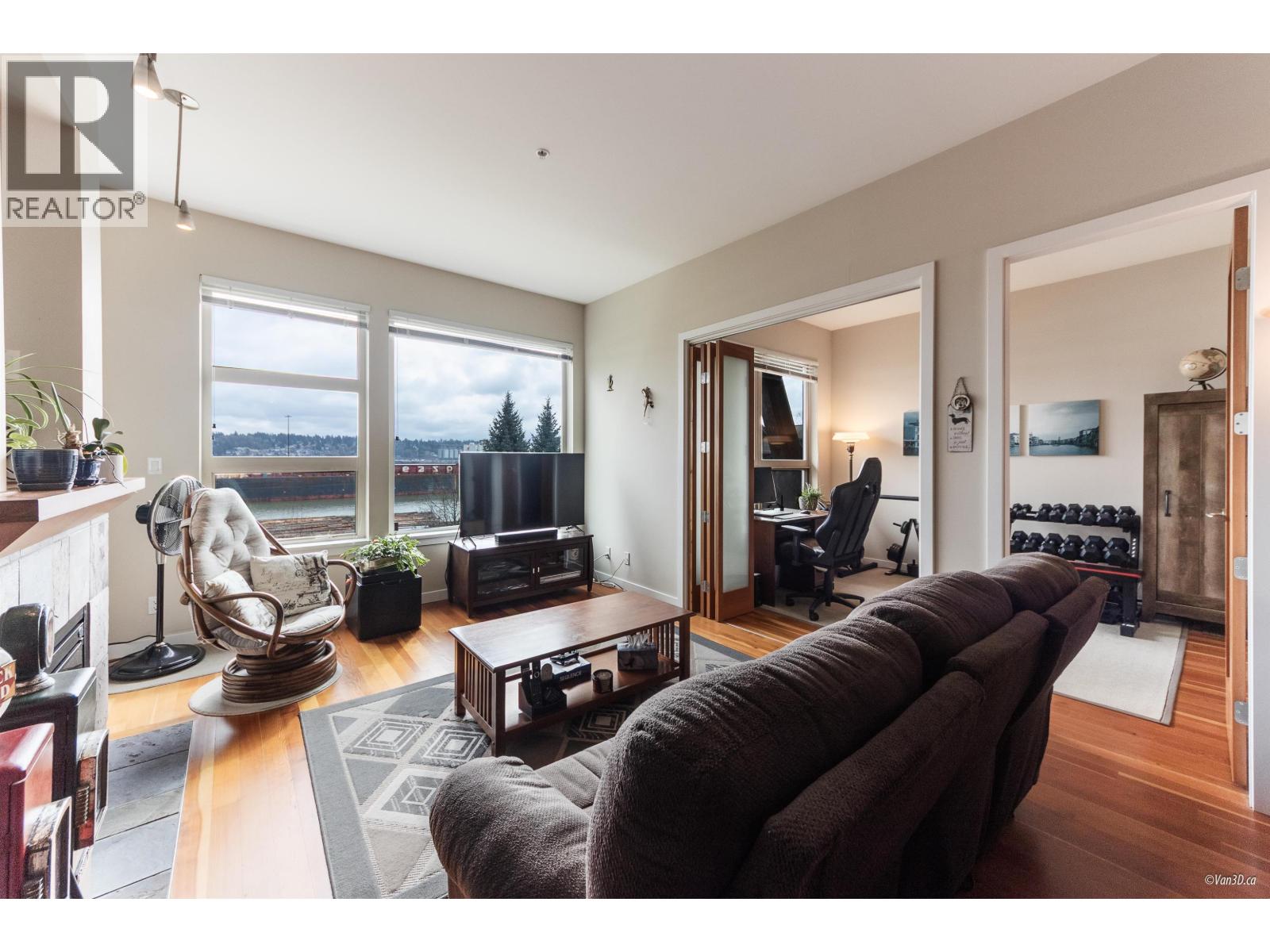 306 240 SALTER STREET, New Westminster