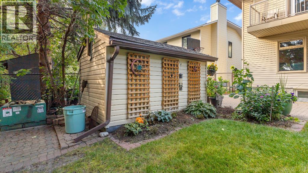 395 Silvergrove Drive NW, Calgary, Alberta