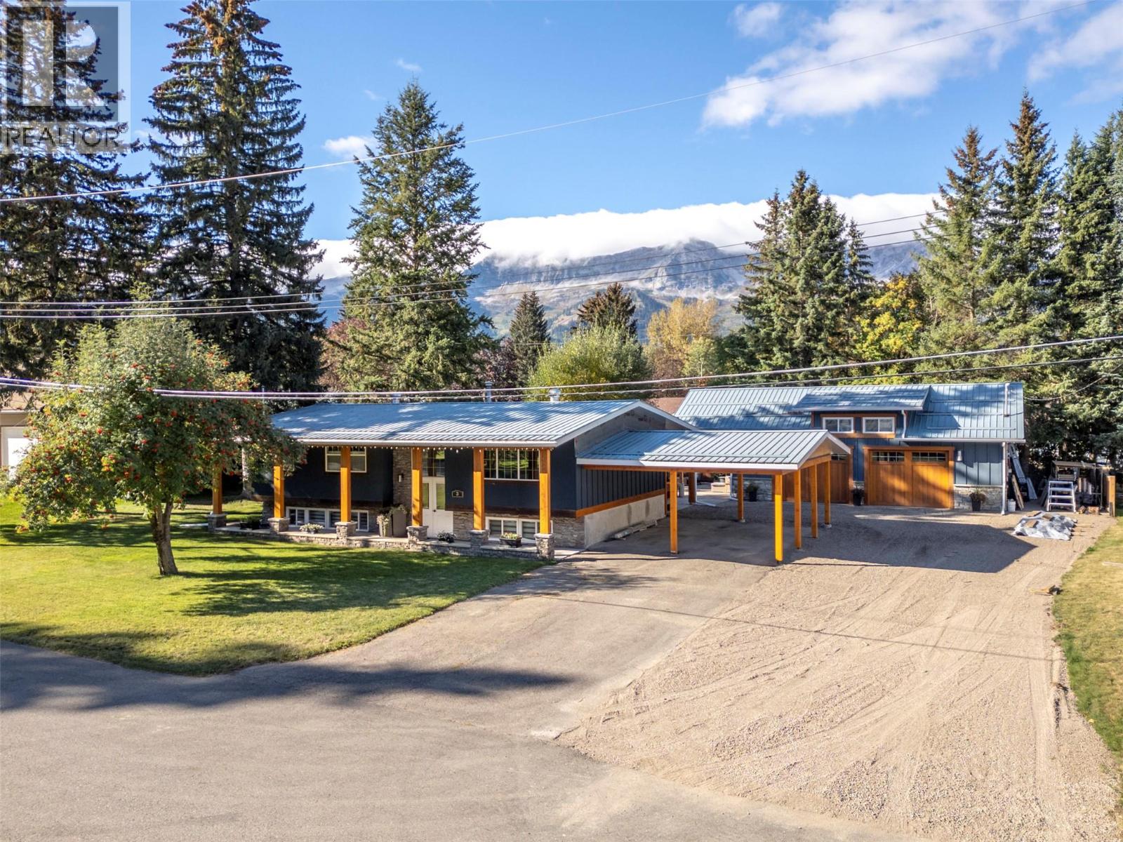 3 Elkview Crescent, Fernie