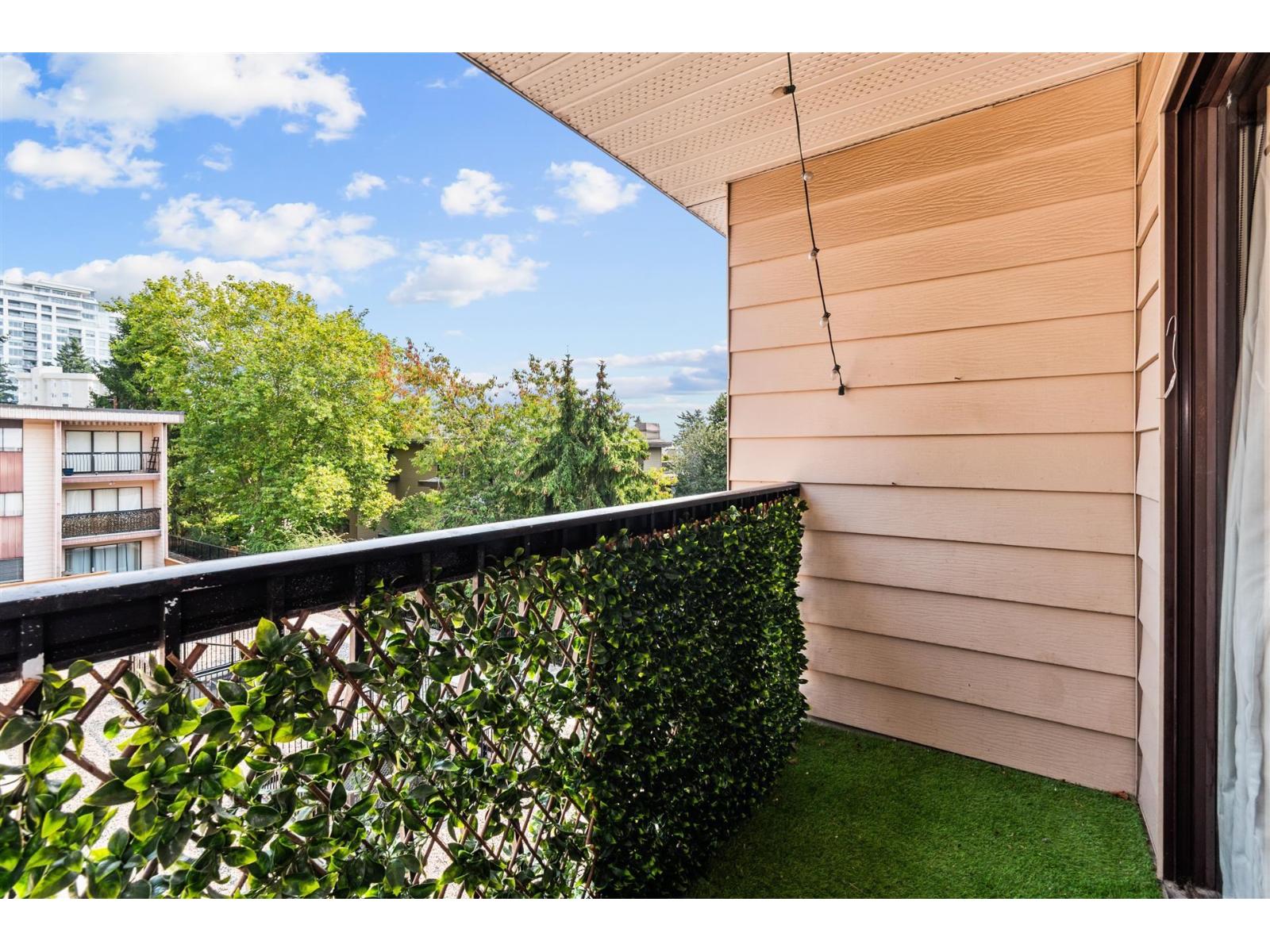317 1442 BLACKWOOD STREET, White Rock