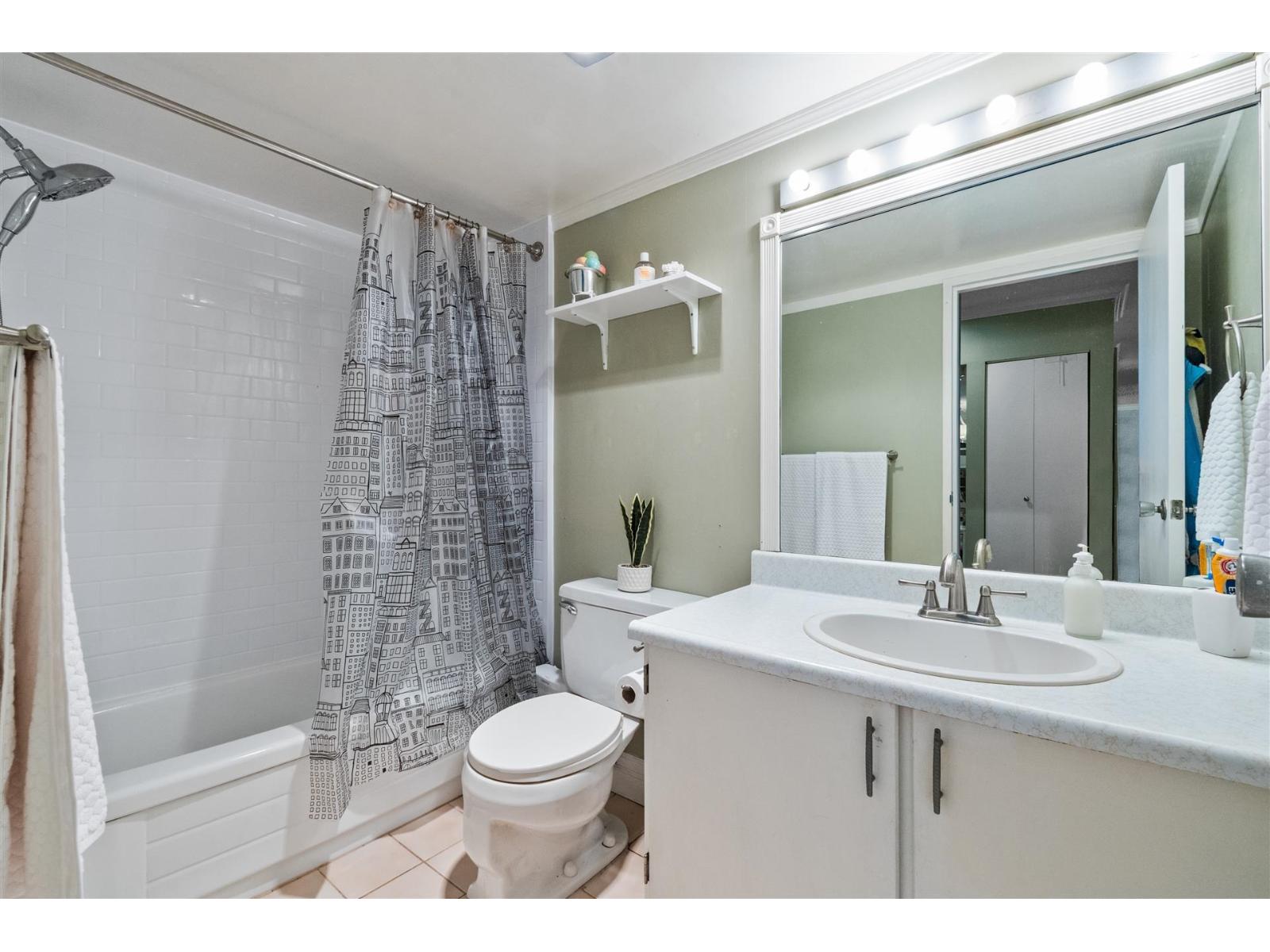 317 1442 BLACKWOOD STREET, White Rock