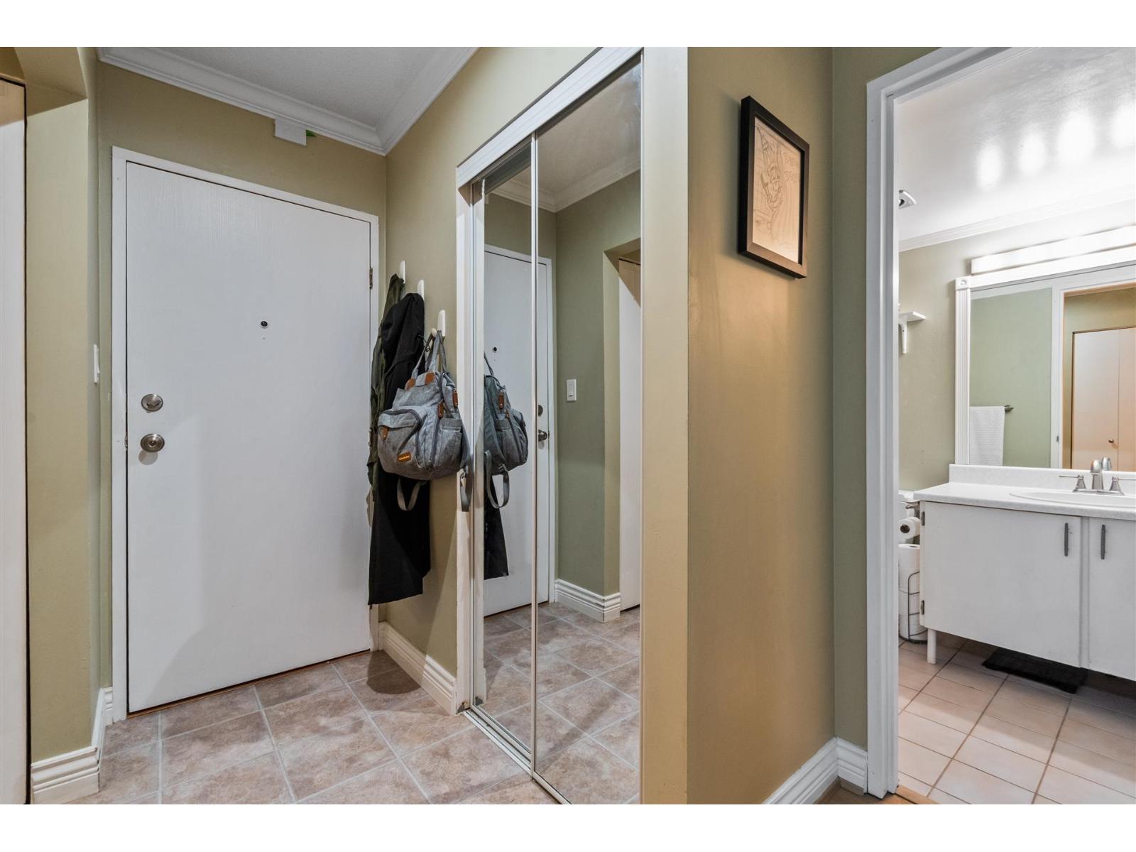 317 1442 BLACKWOOD STREET, White Rock