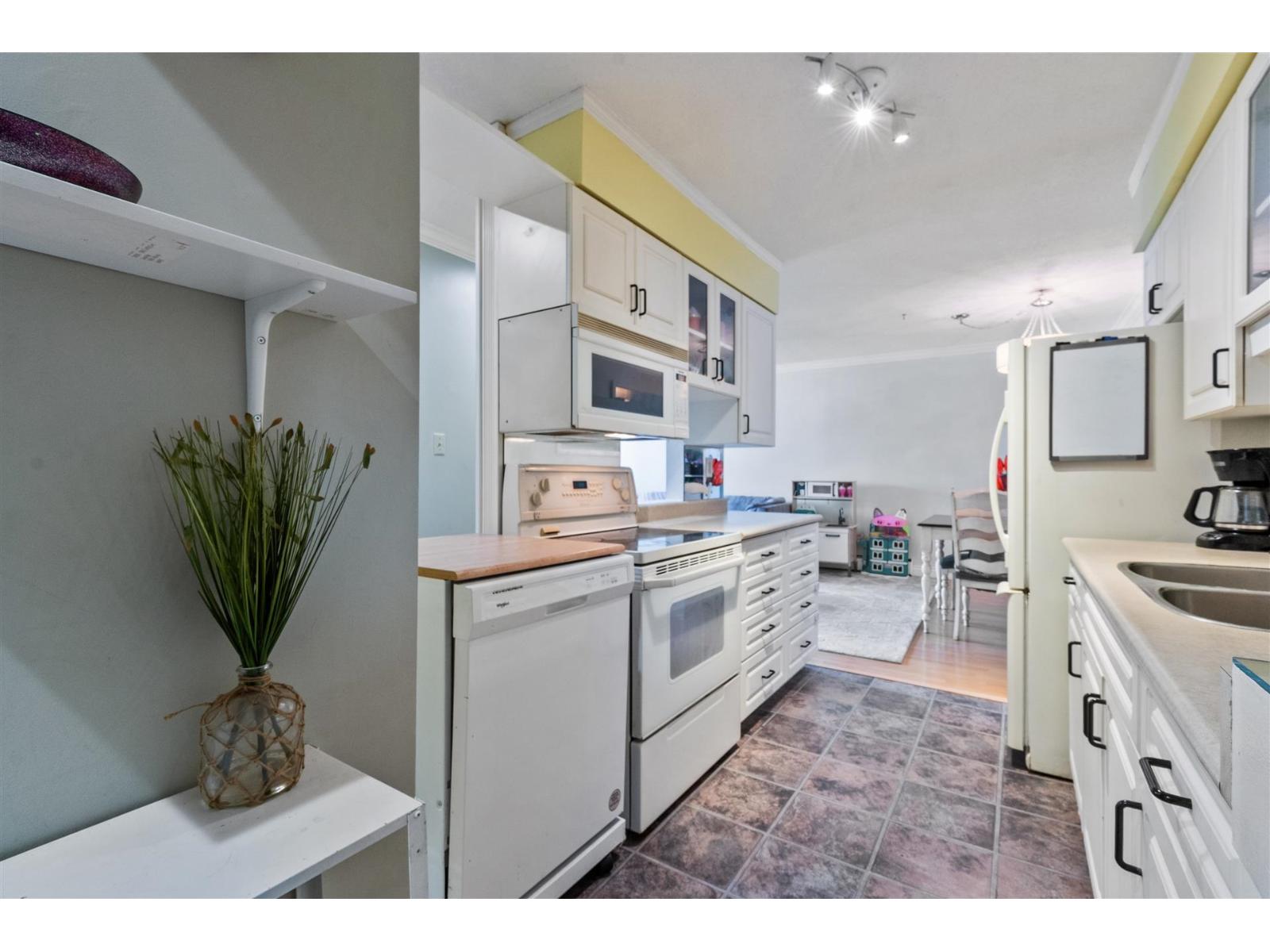 317 1442 BLACKWOOD STREET, White Rock