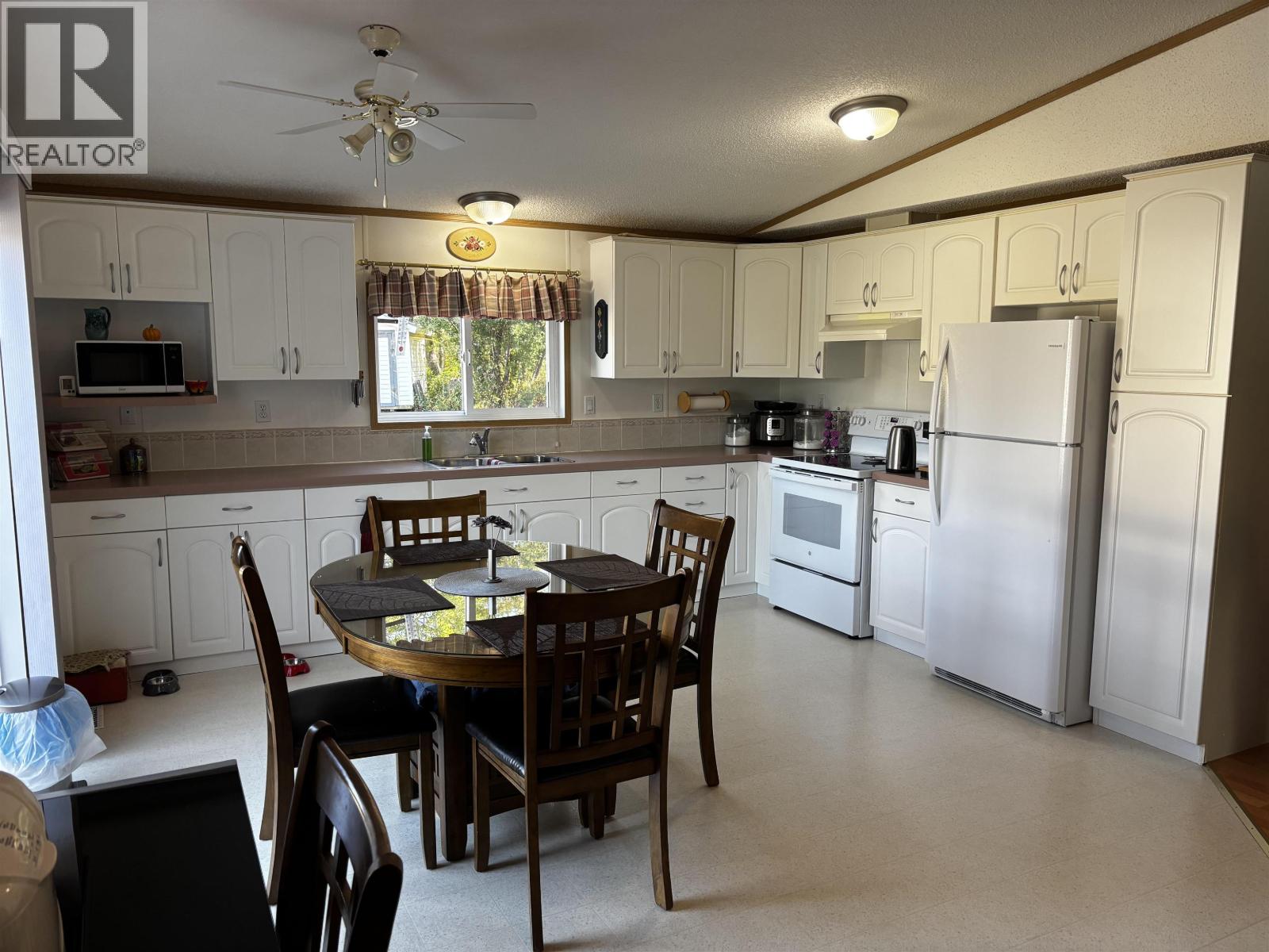 13480 CANARY ROAD, Charlie Lake