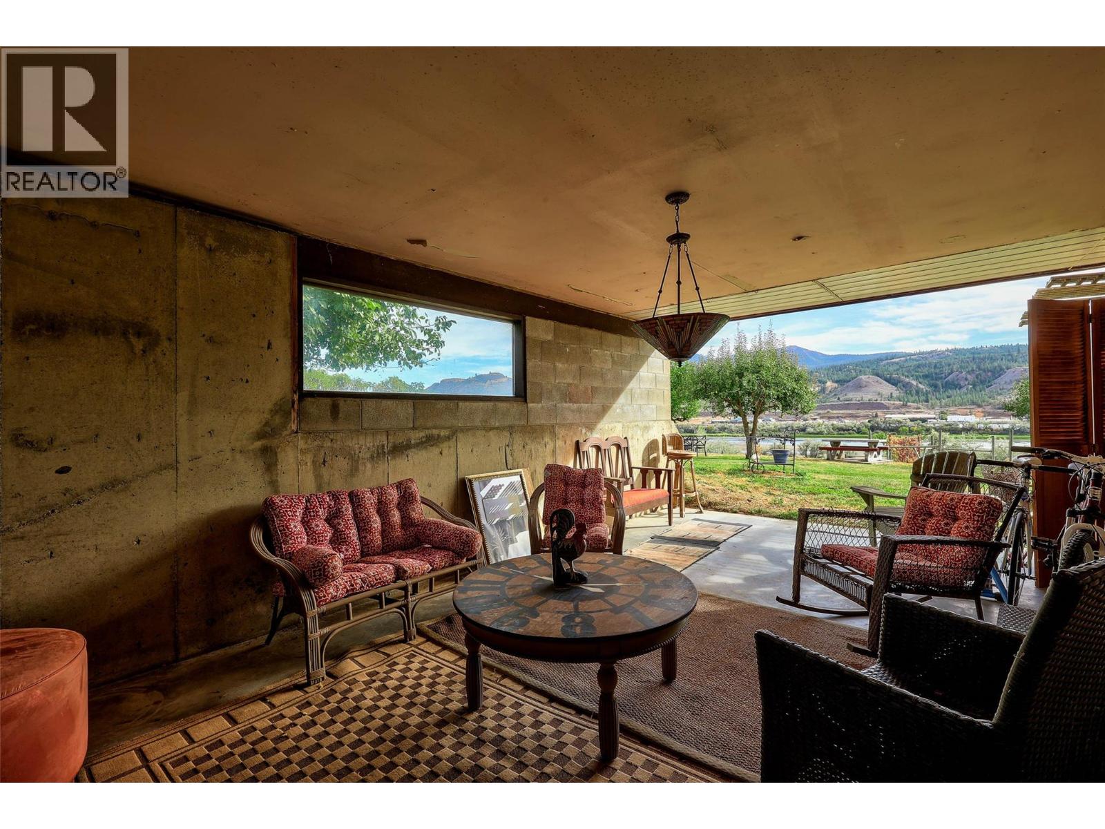 3119 SHUSWAP ROAD - 46