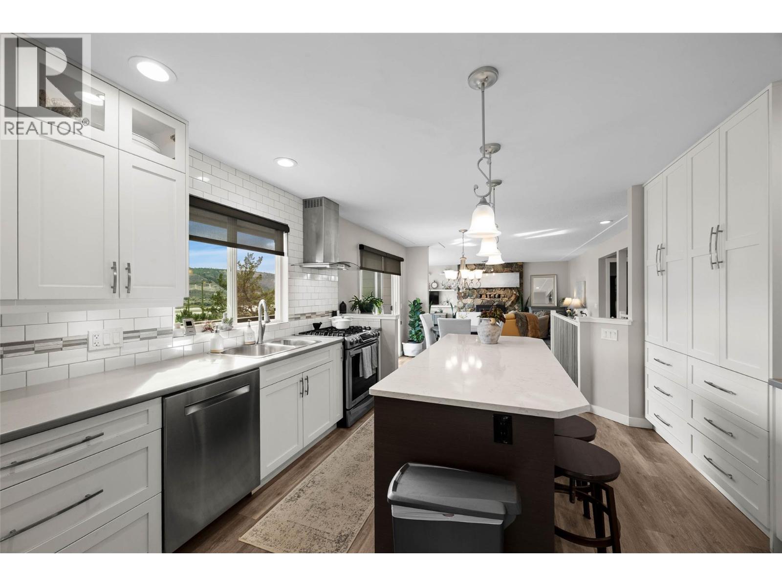 3119 SHUSWAP ROAD - 8