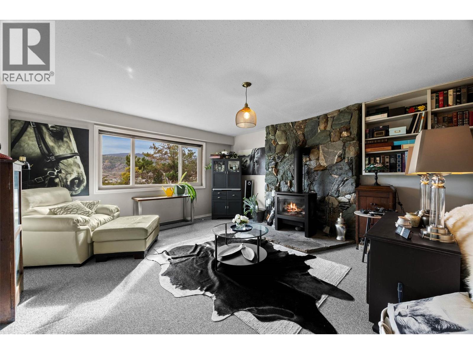 3119 SHUSWAP ROAD - 32