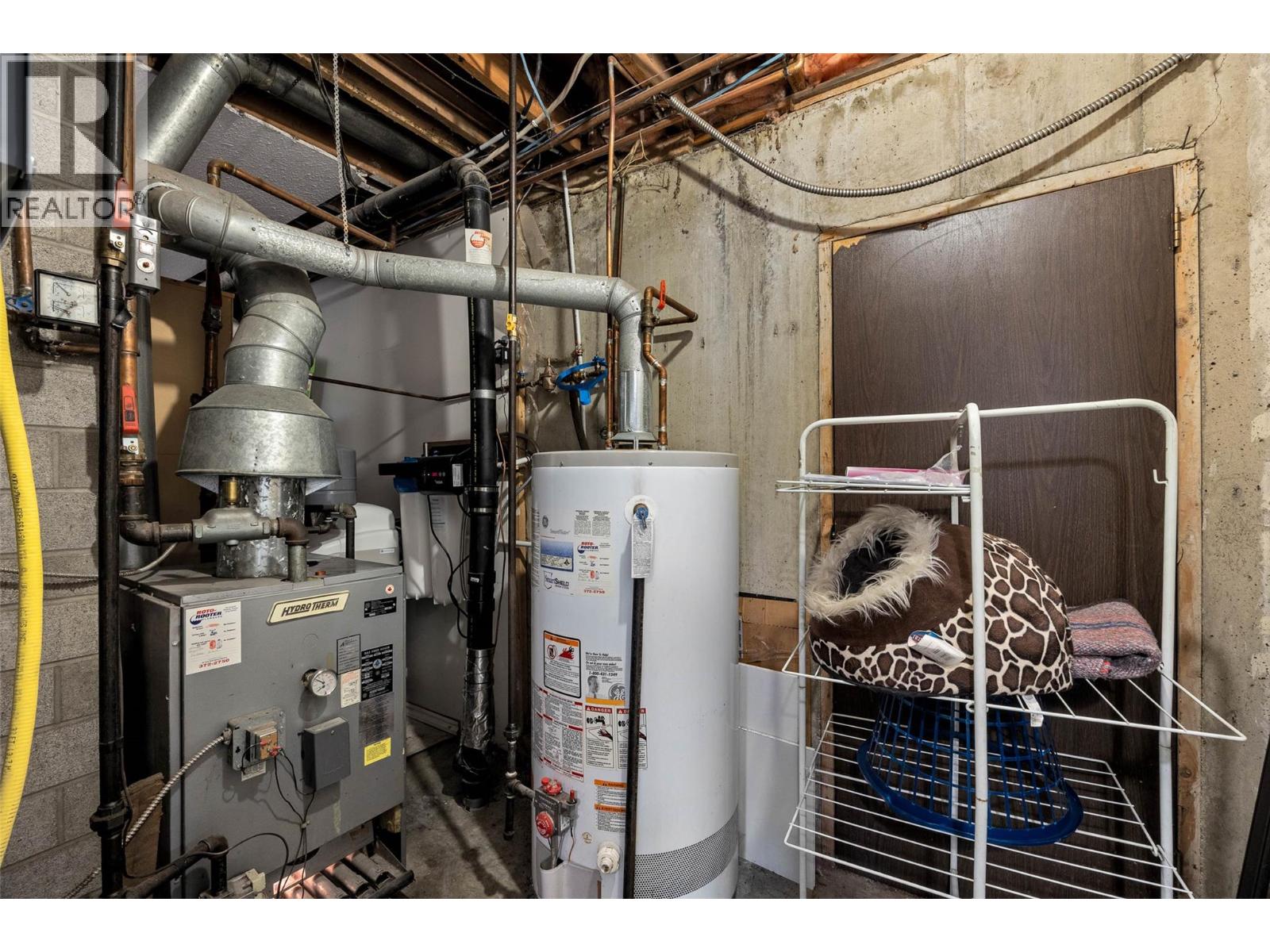 3119 SHUSWAP ROAD - 44