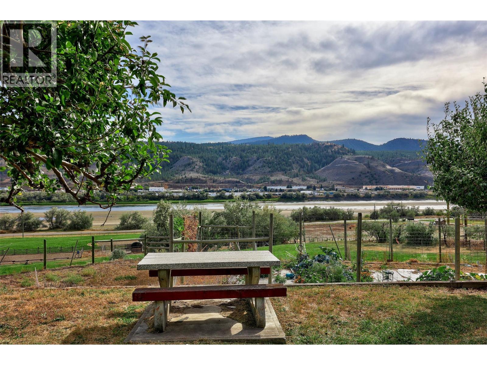 3119 SHUSWAP ROAD - 49