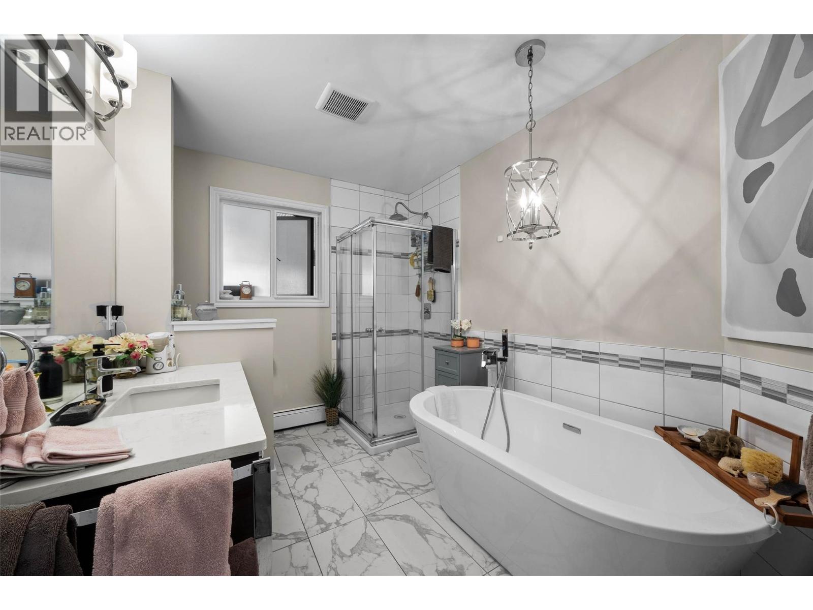 3119 SHUSWAP ROAD - 29