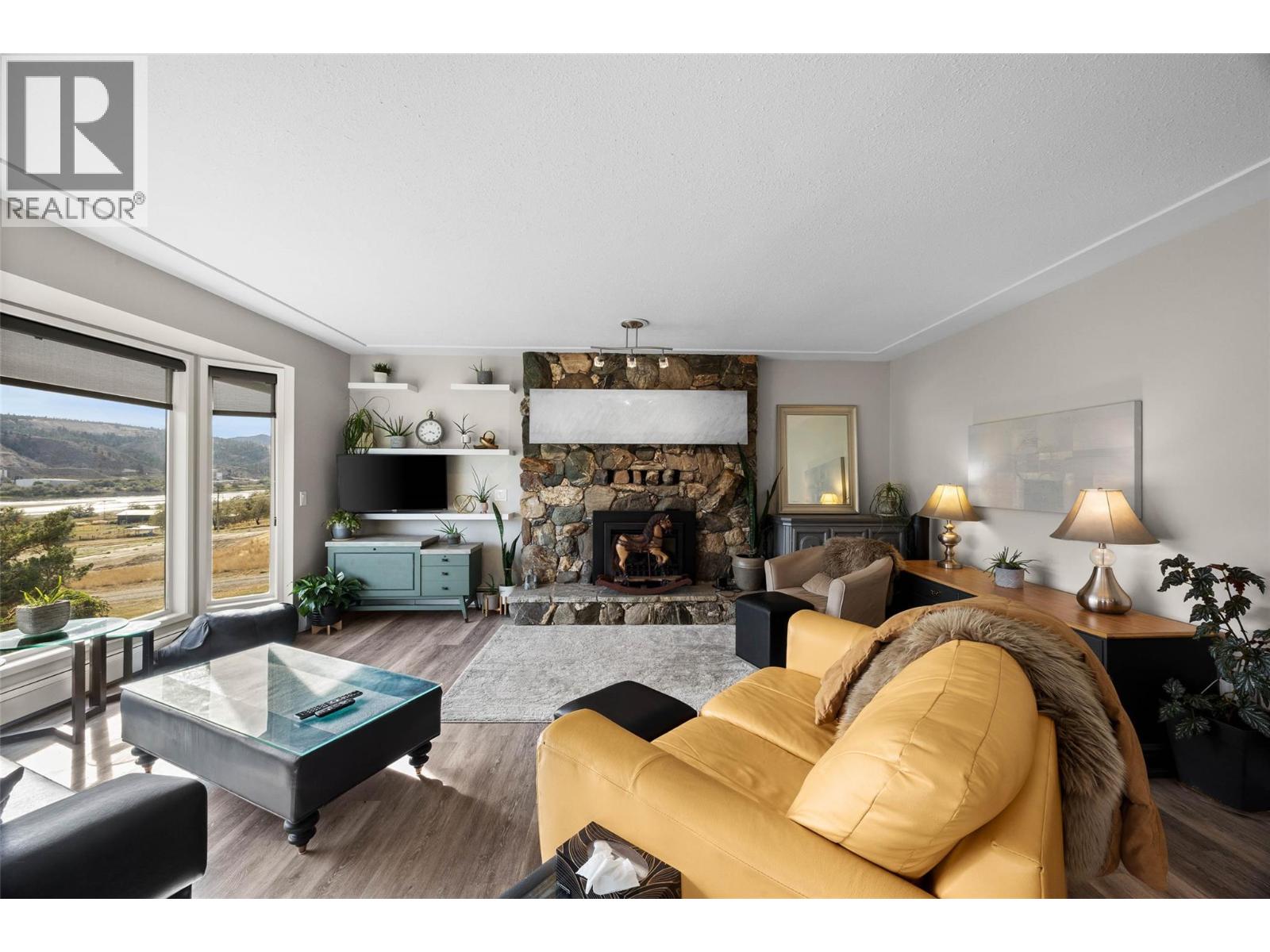 3119 SHUSWAP ROAD - 14