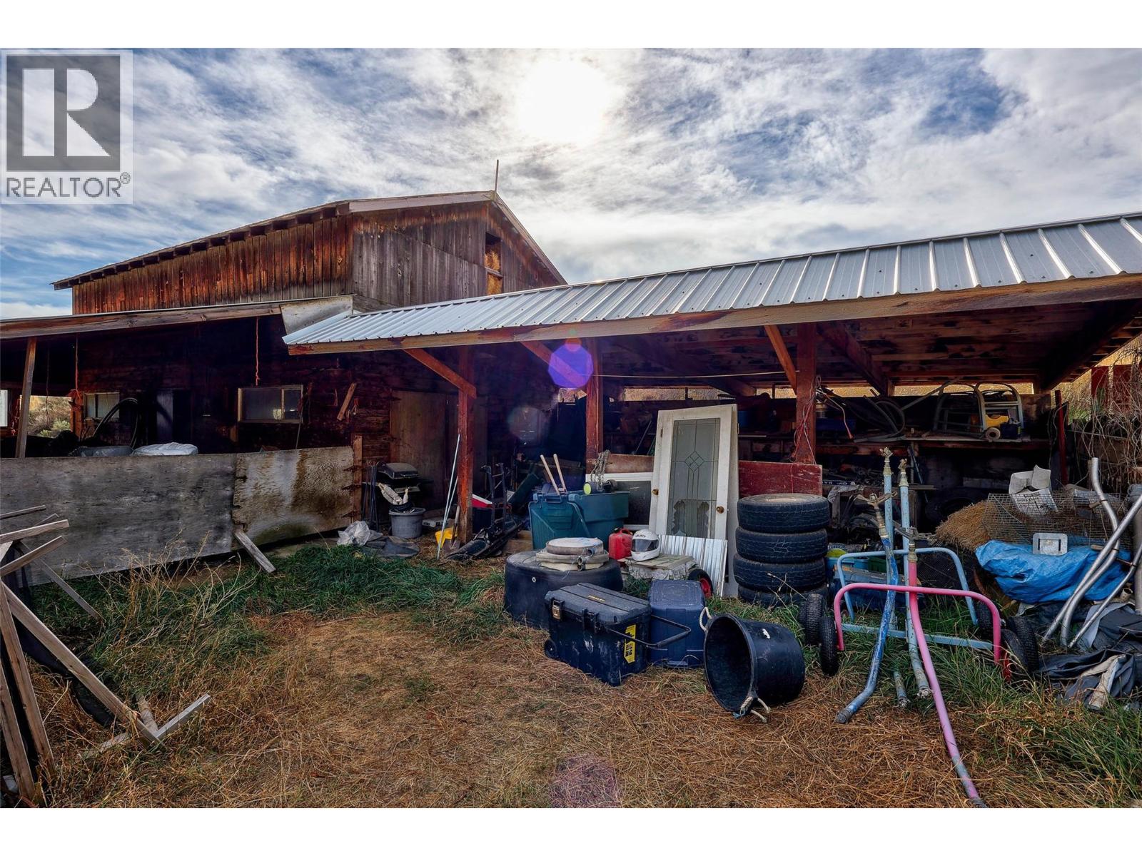 3119 SHUSWAP ROAD - 64