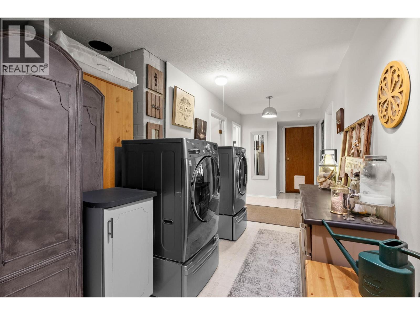 3119 SHUSWAP ROAD - 38