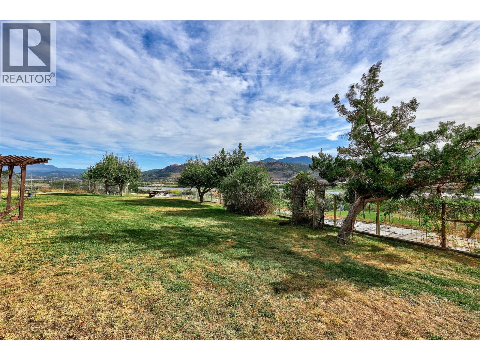 3119 SHUSWAP ROAD - 48