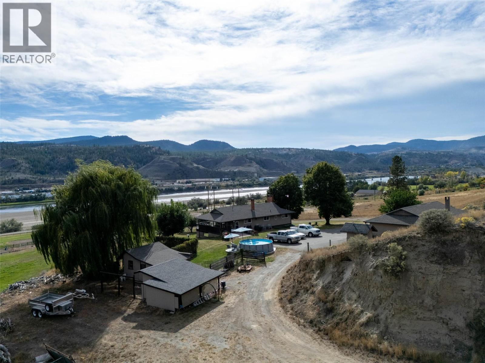 3119 SHUSWAP ROAD - 76