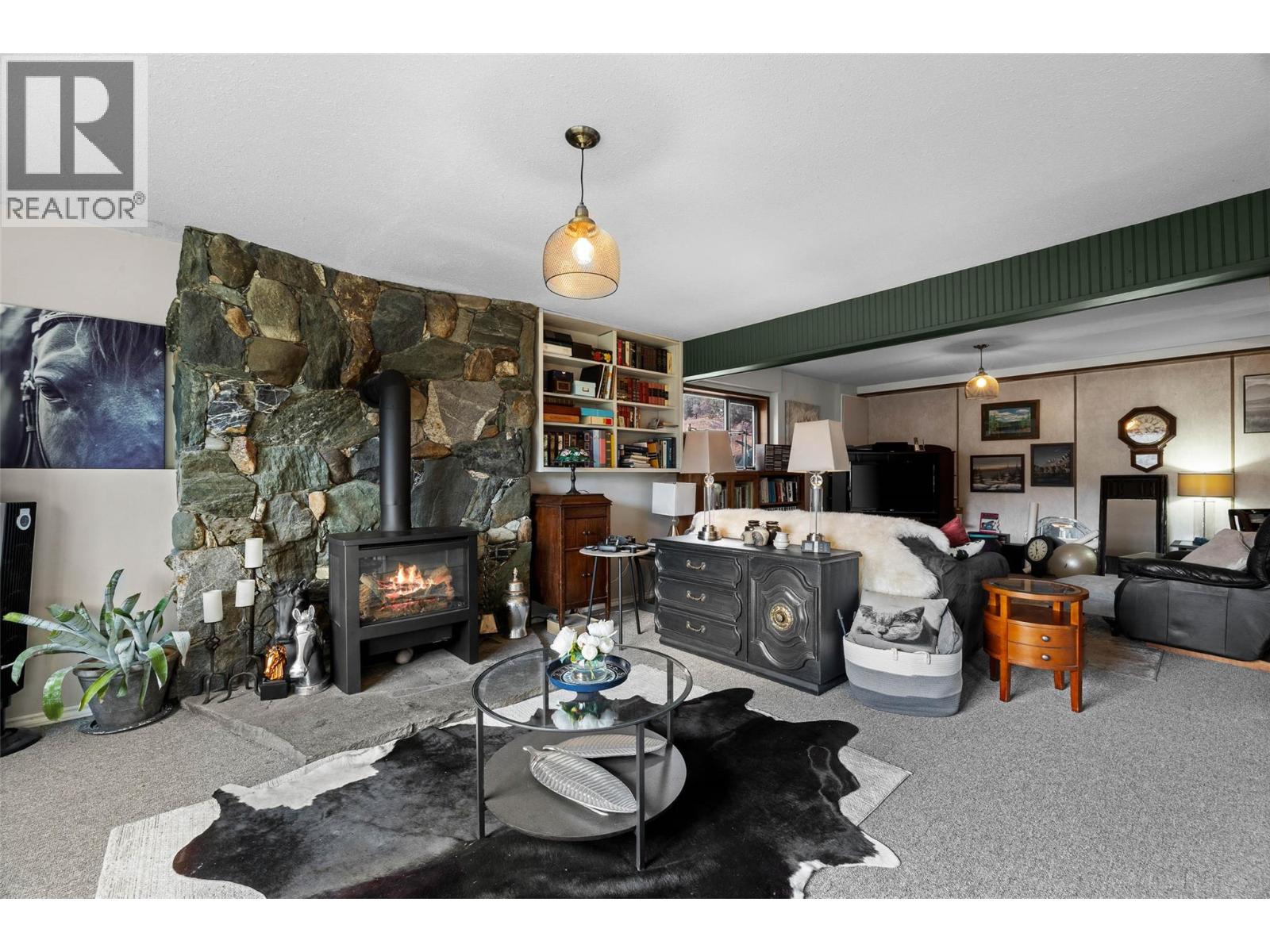 3119 SHUSWAP ROAD - 34