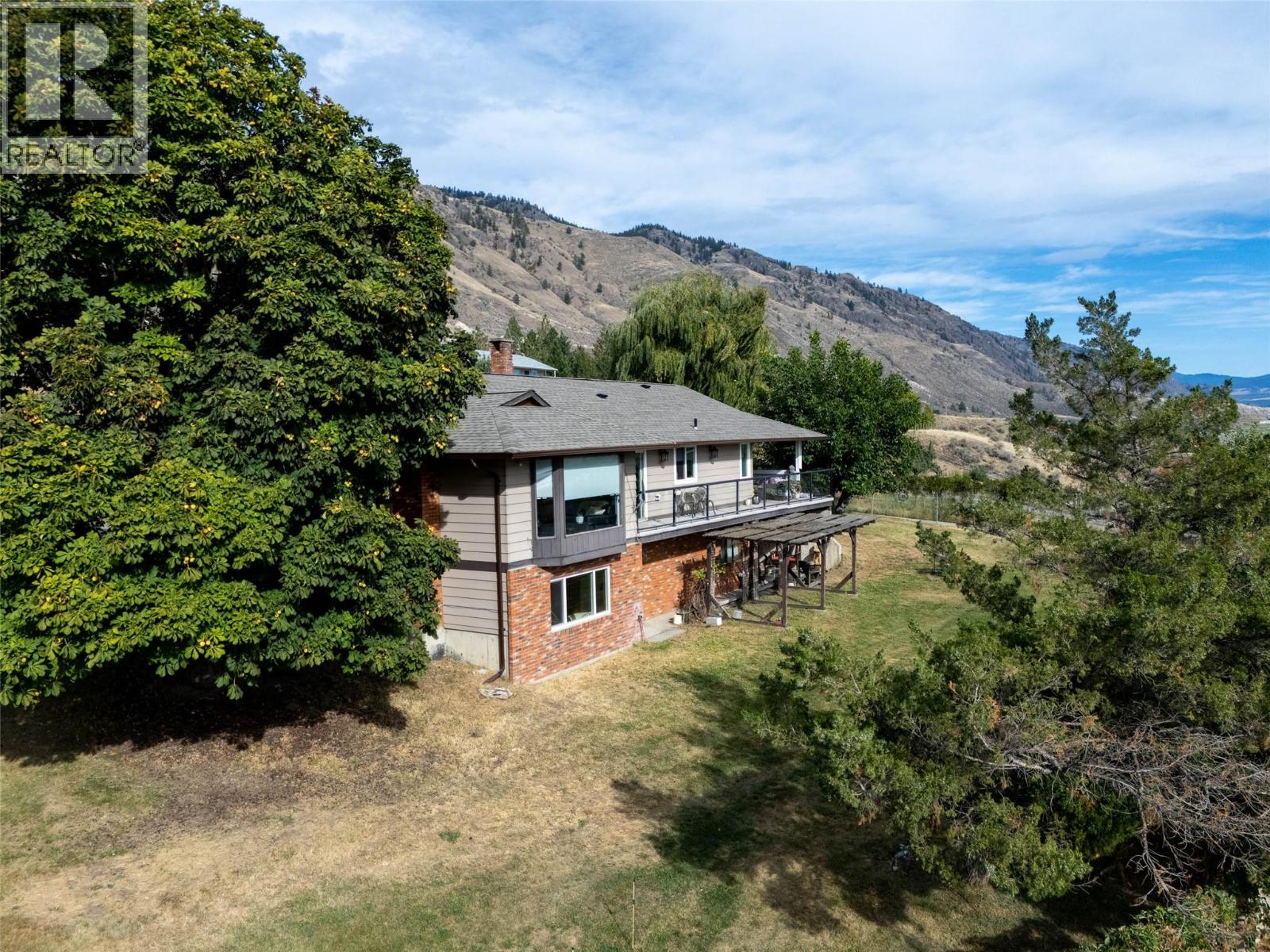 3119 SHUSWAP ROAD - 83
