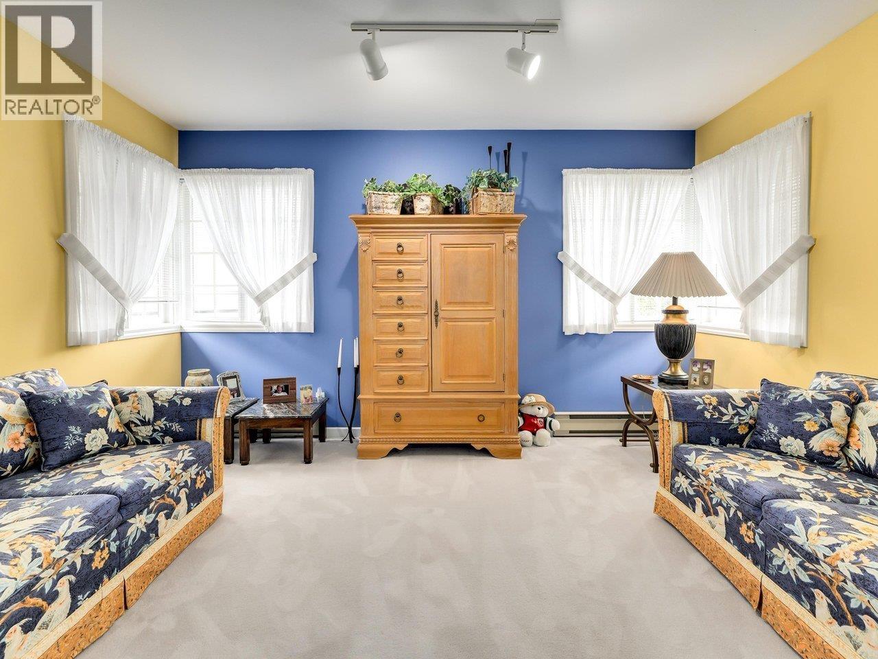 4704 STAHAKEN Place, Tsawwassen