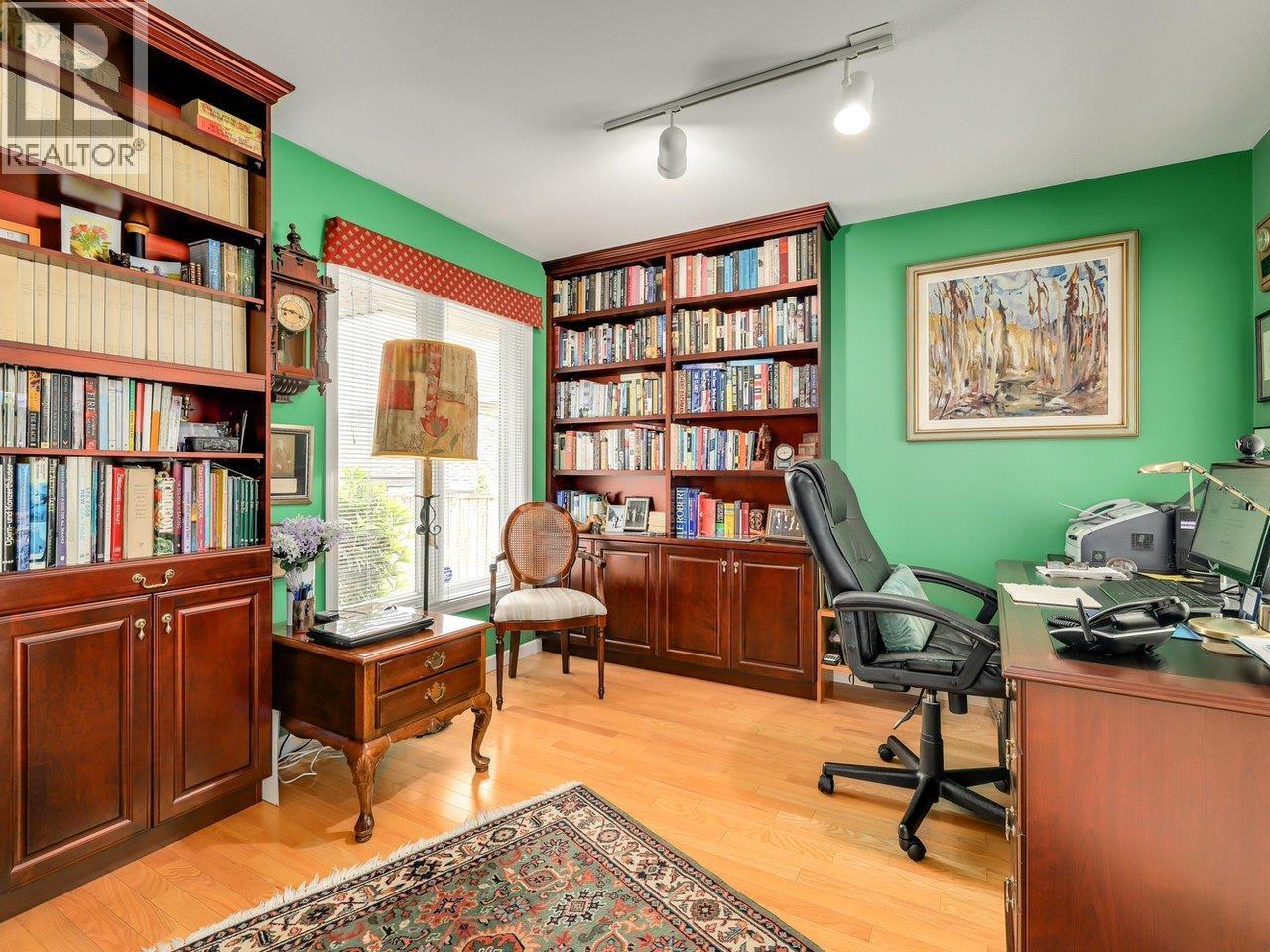 4704 STAHAKEN Place, Tsawwassen