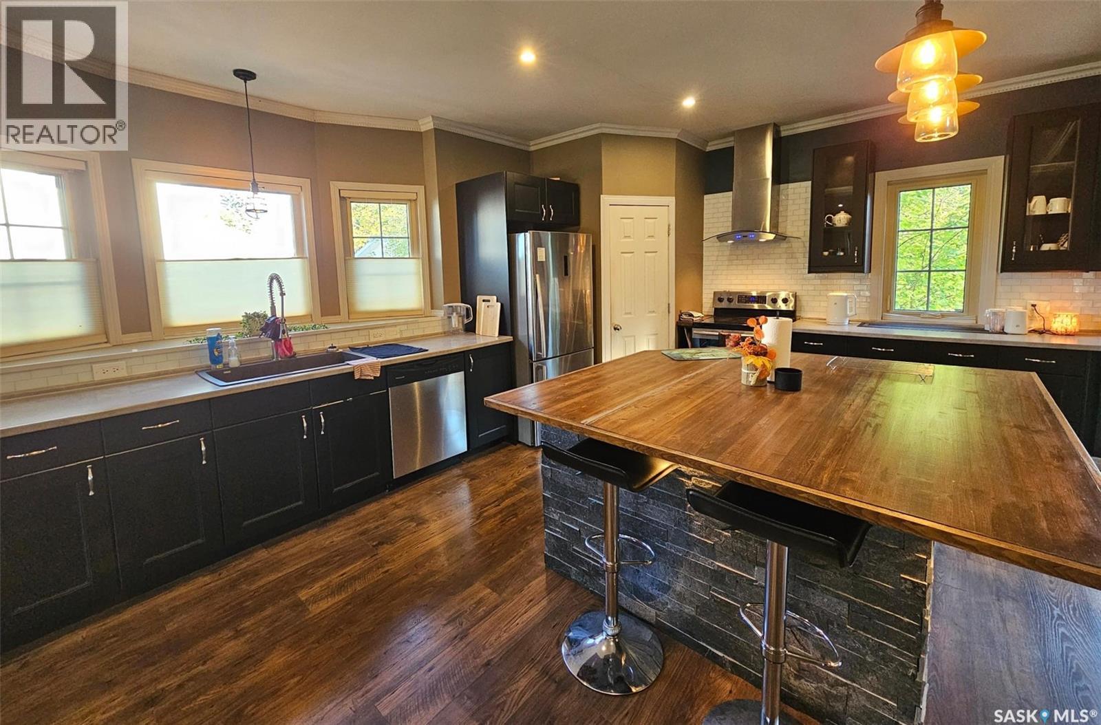 608 Walsh AVENUE - 7