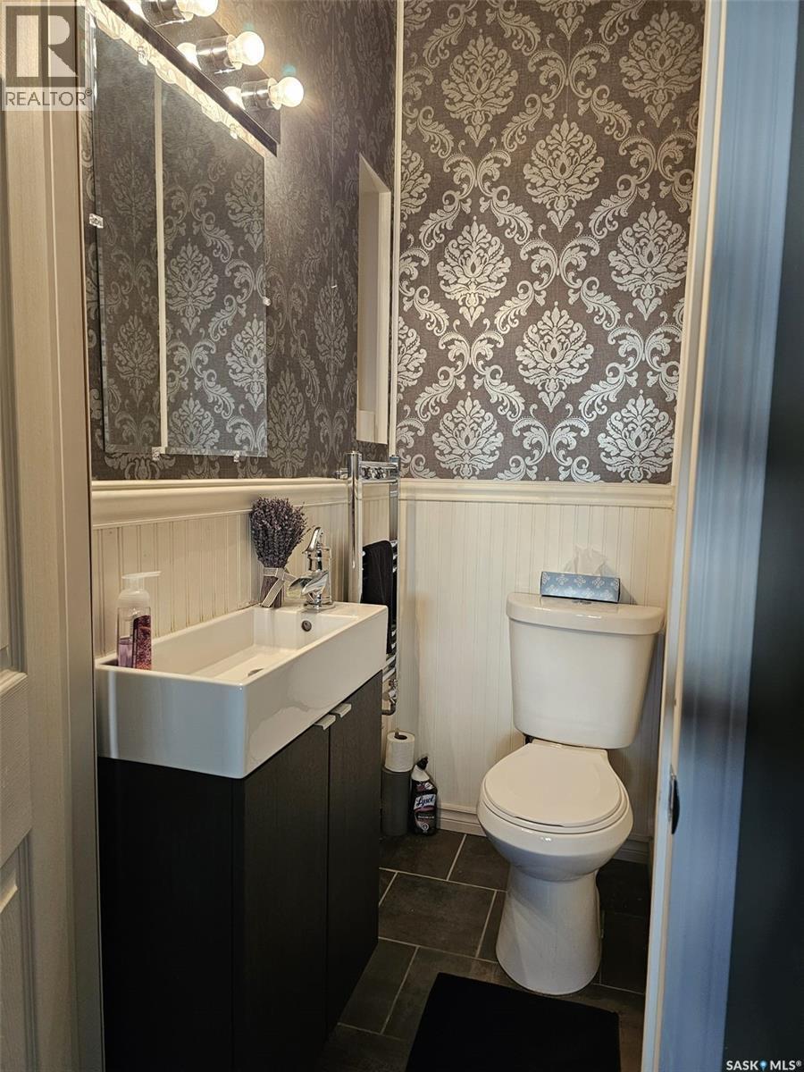 608 Walsh AVENUE - 8