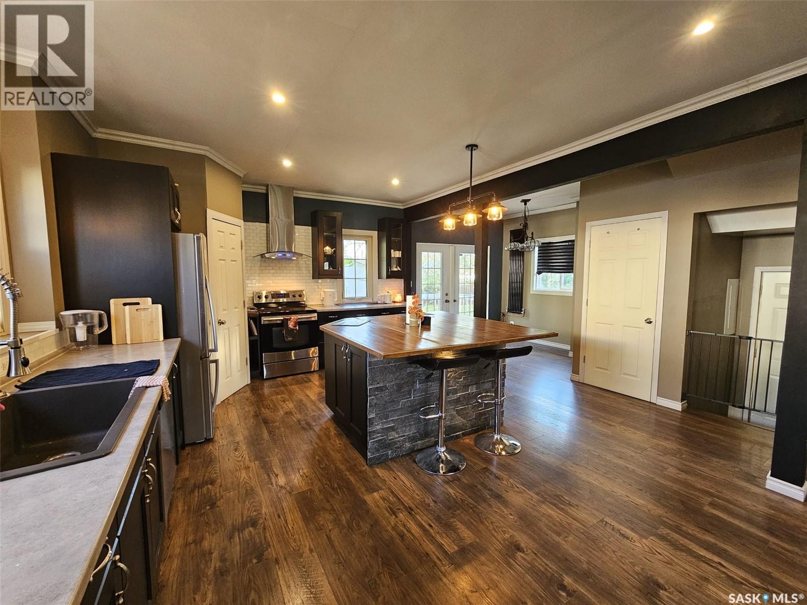 608 Walsh AVENUE — photo 11