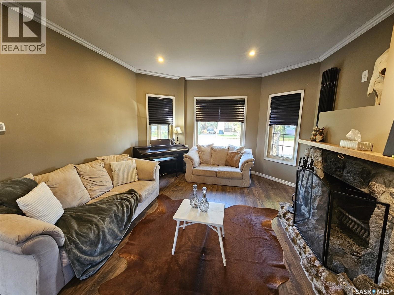 608 Walsh AVENUE - 9