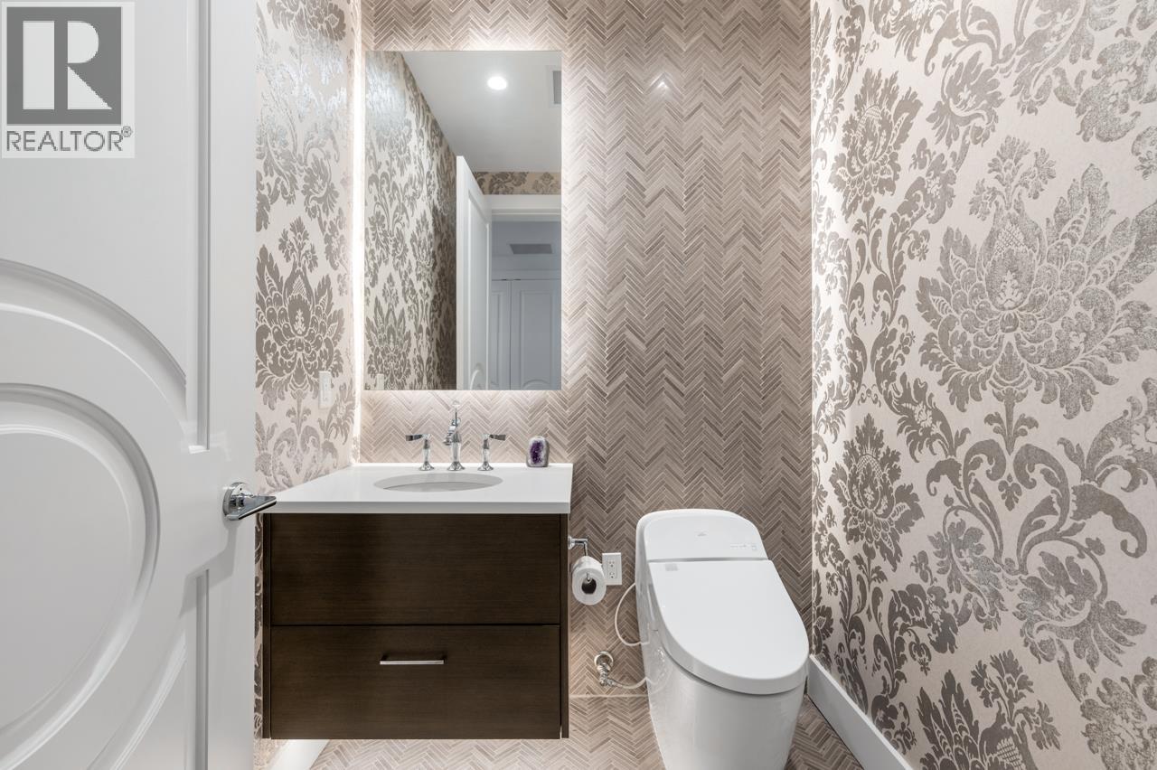 204 1009 LAURIER AVENUE, Vancouver