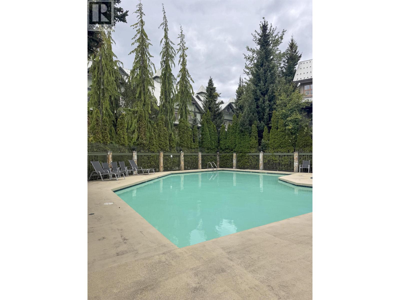 House in Whistler - Image 15
