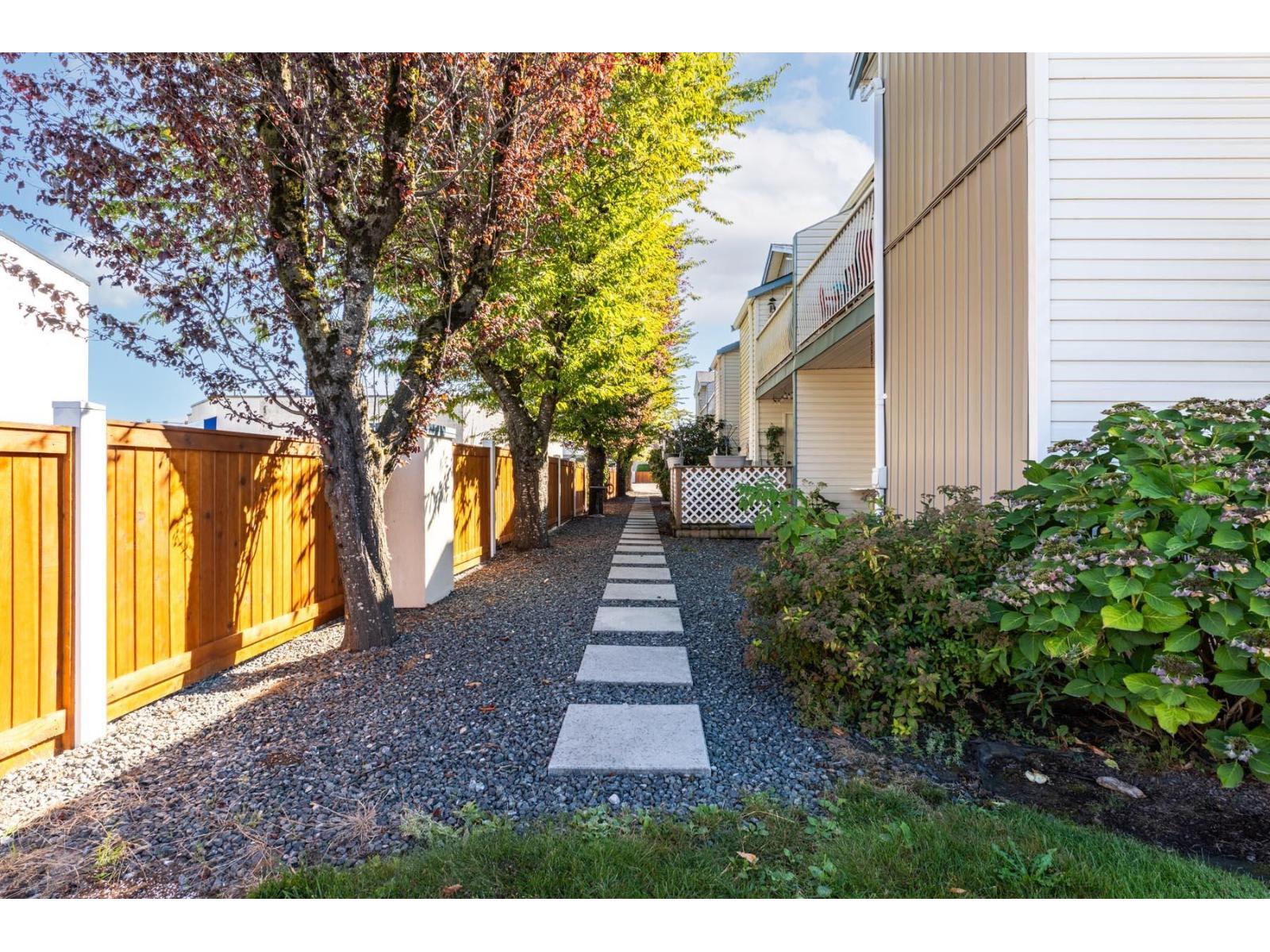 35 45435 KNIGHT ROAD, Sardis West Vedder, Chilliwack