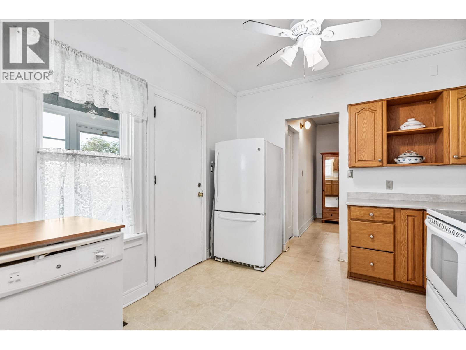 1972 FRASER AVENUE, Port Coquitlam