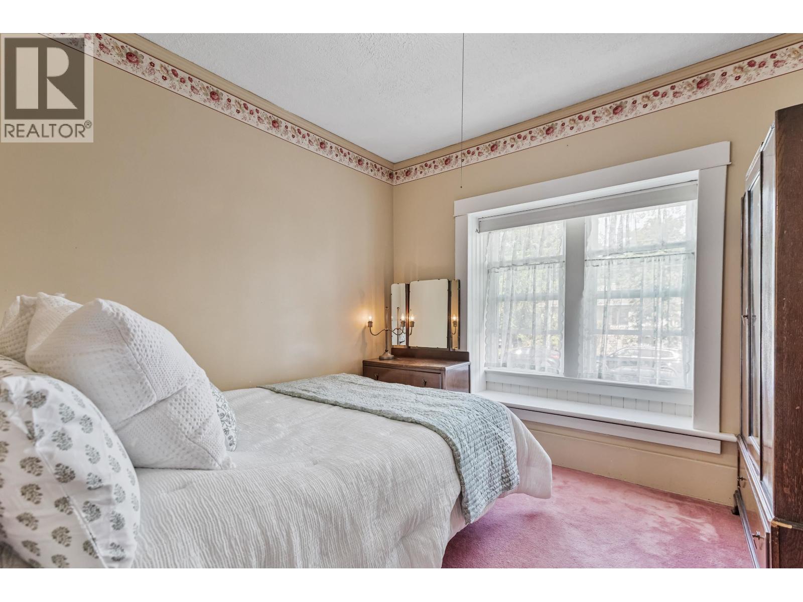 1972 FRASER AVENUE, Port Coquitlam