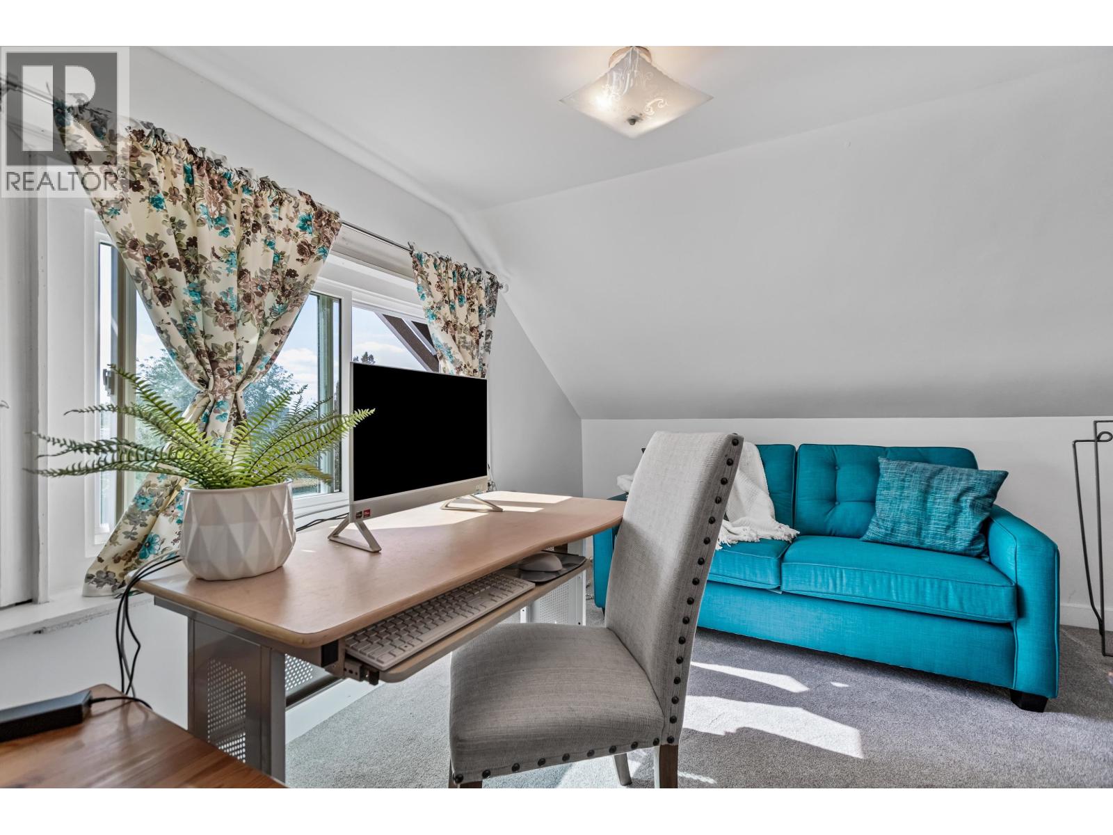 1972 FRASER AVENUE, Port Coquitlam