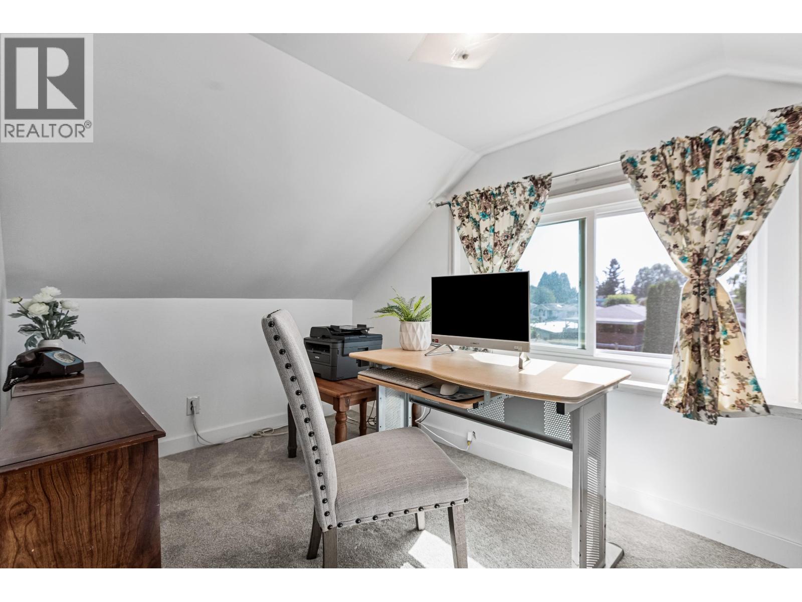 1972 FRASER AVENUE, Port Coquitlam