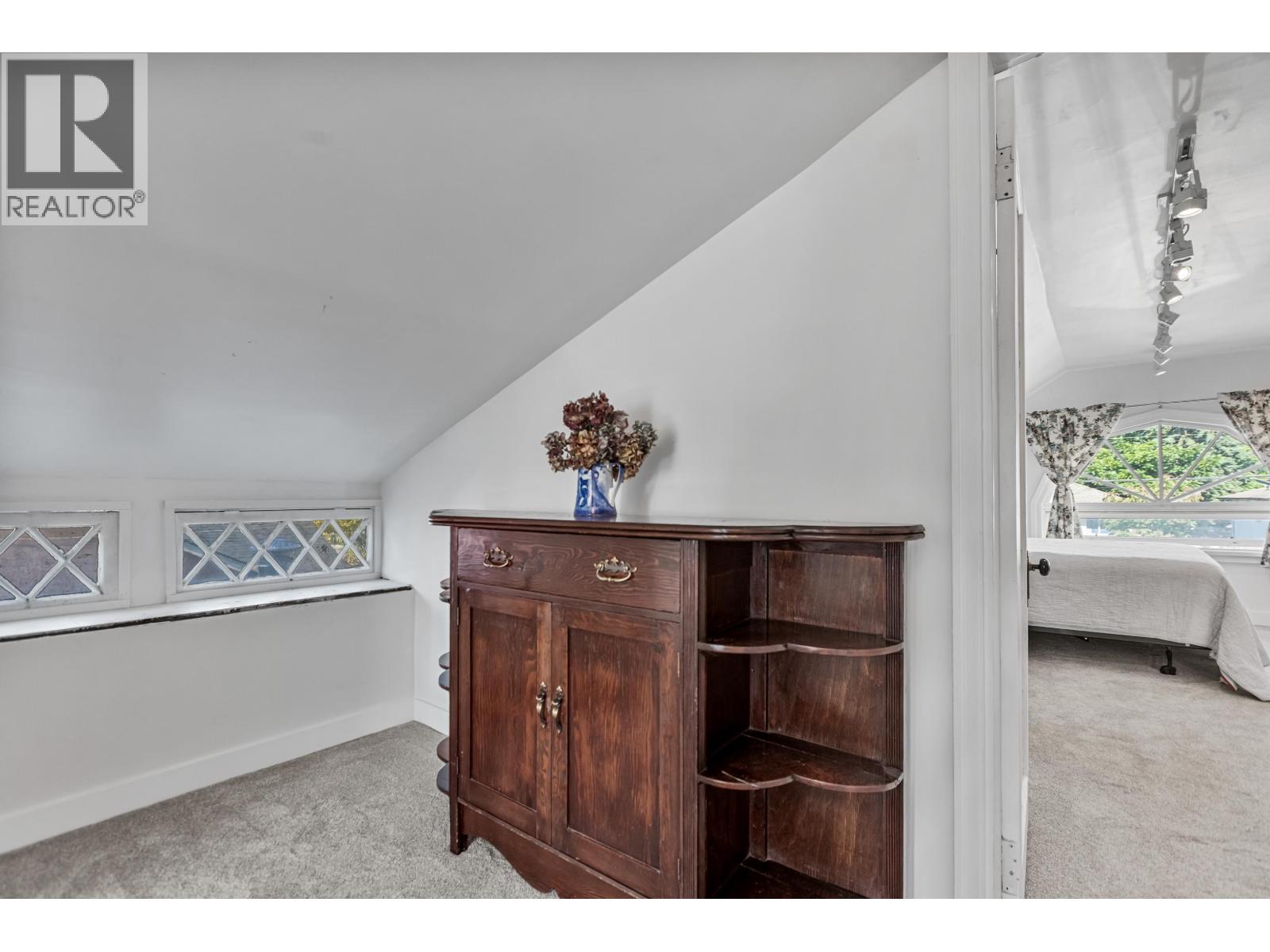 1972 FRASER AVENUE, Port Coquitlam