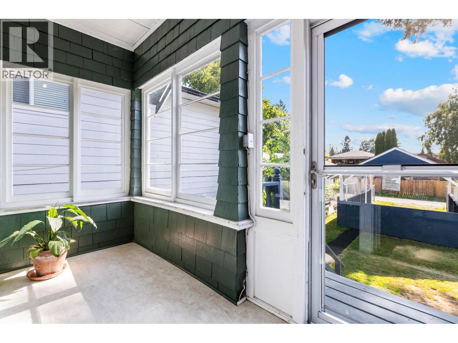 1972 FRASER AVENUE, Port Coquitlam