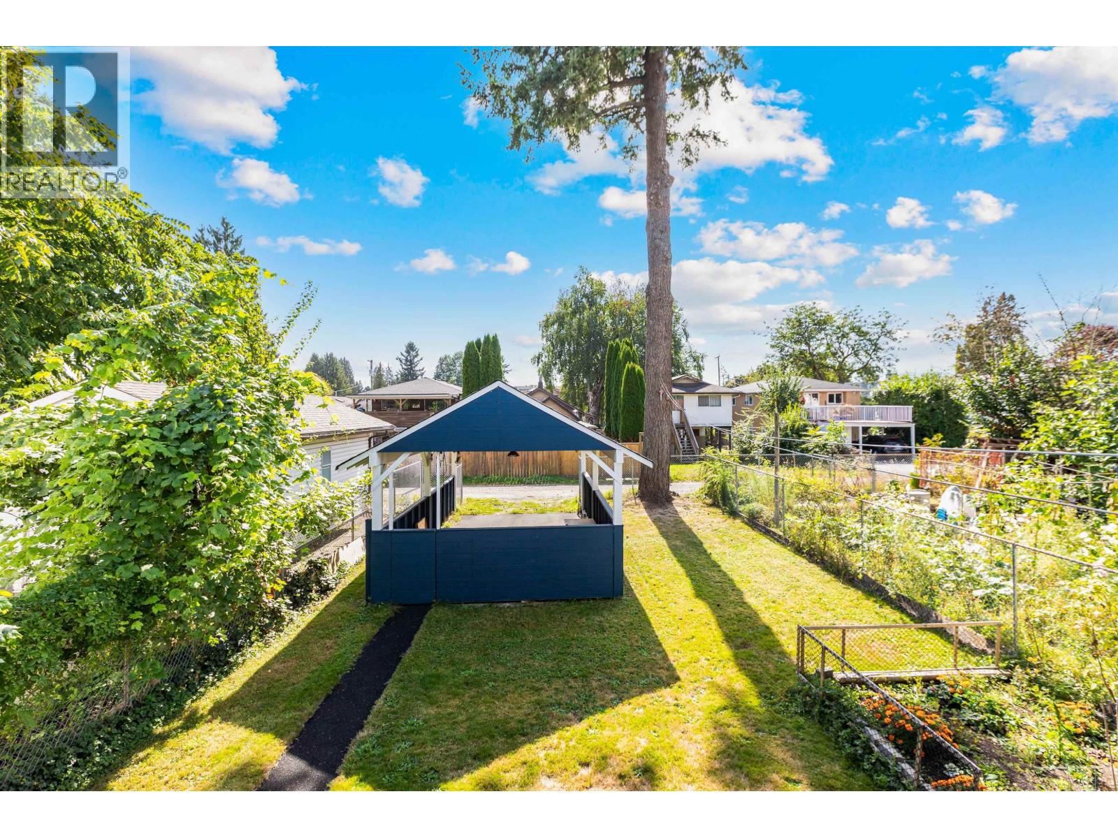 1972 FRASER AVENUE, Port Coquitlam