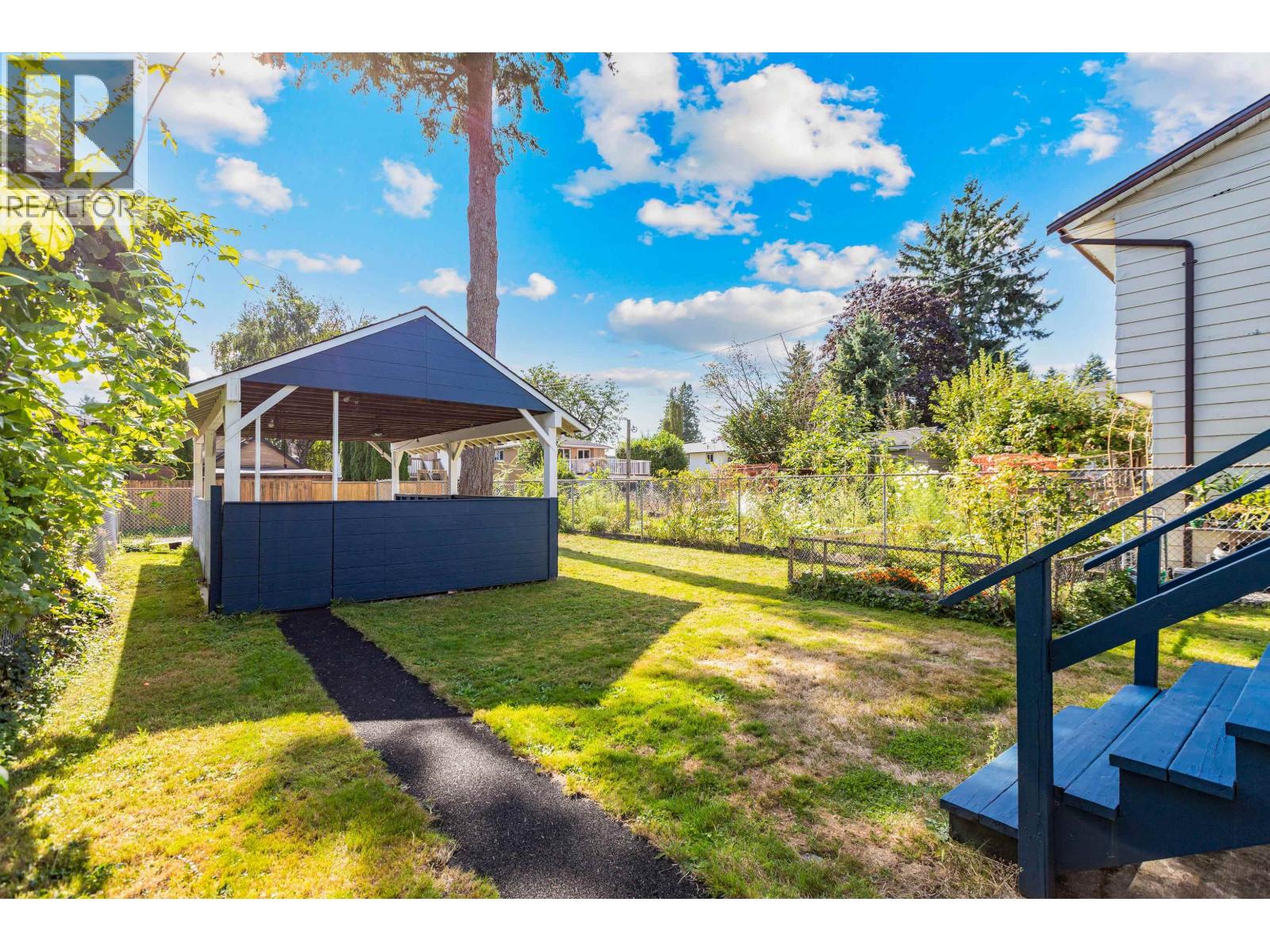 1972 FRASER AVENUE, Port Coquitlam