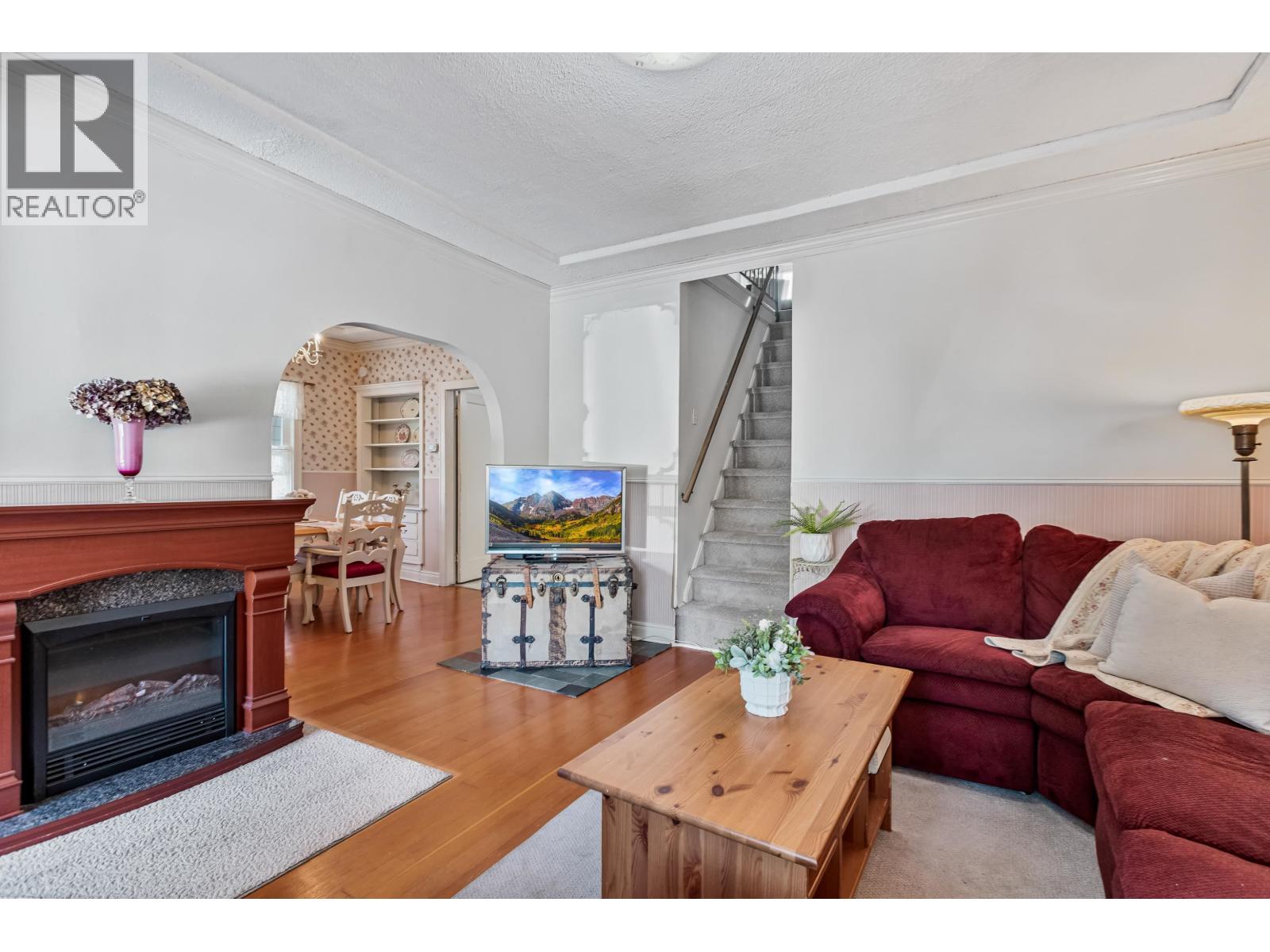 1972 FRASER AVENUE, Port Coquitlam