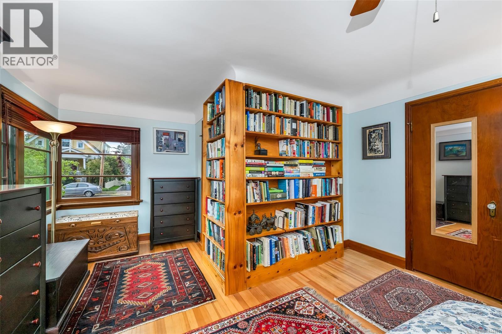 1166 Burdett Ave, Victoria