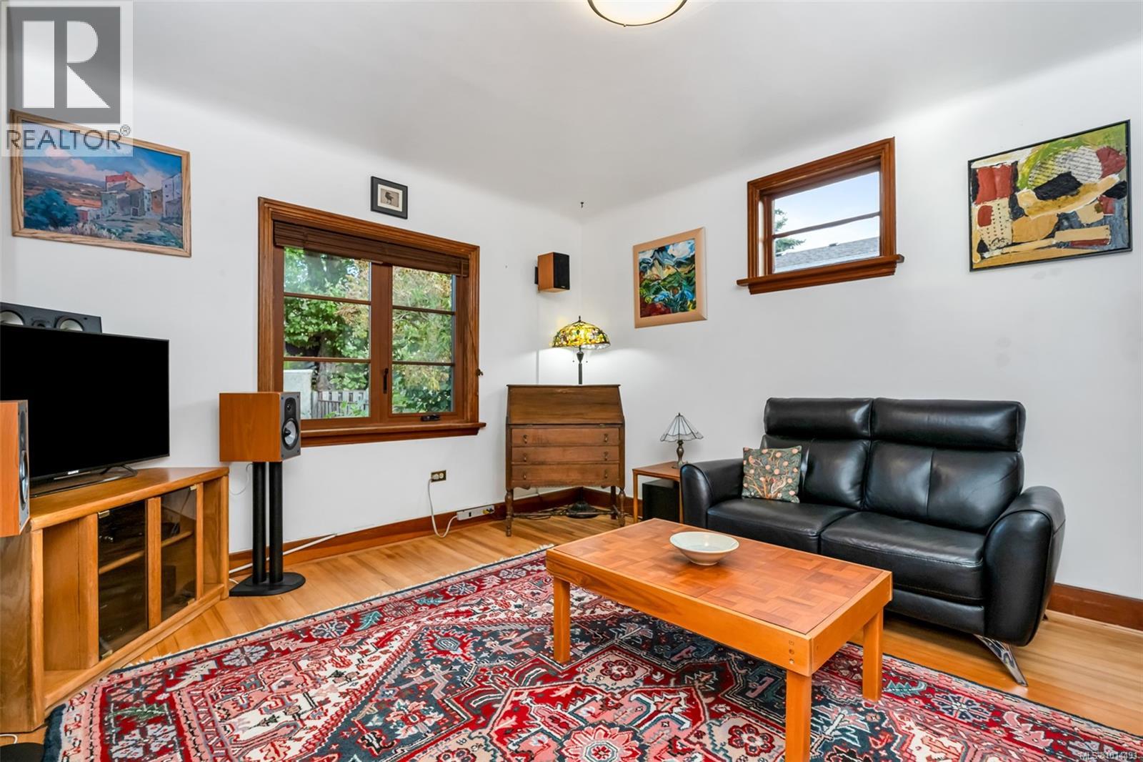 1166 Burdett Ave, Victoria