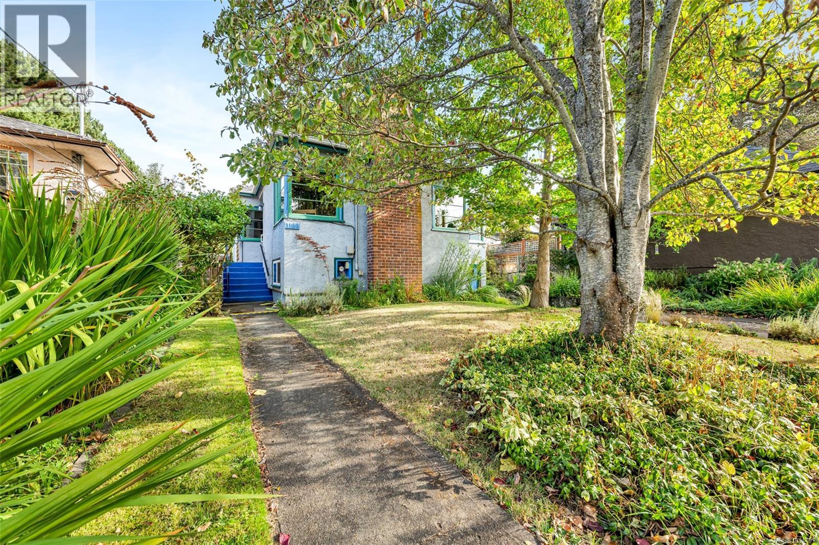 1166 Burdett Ave, Victoria
