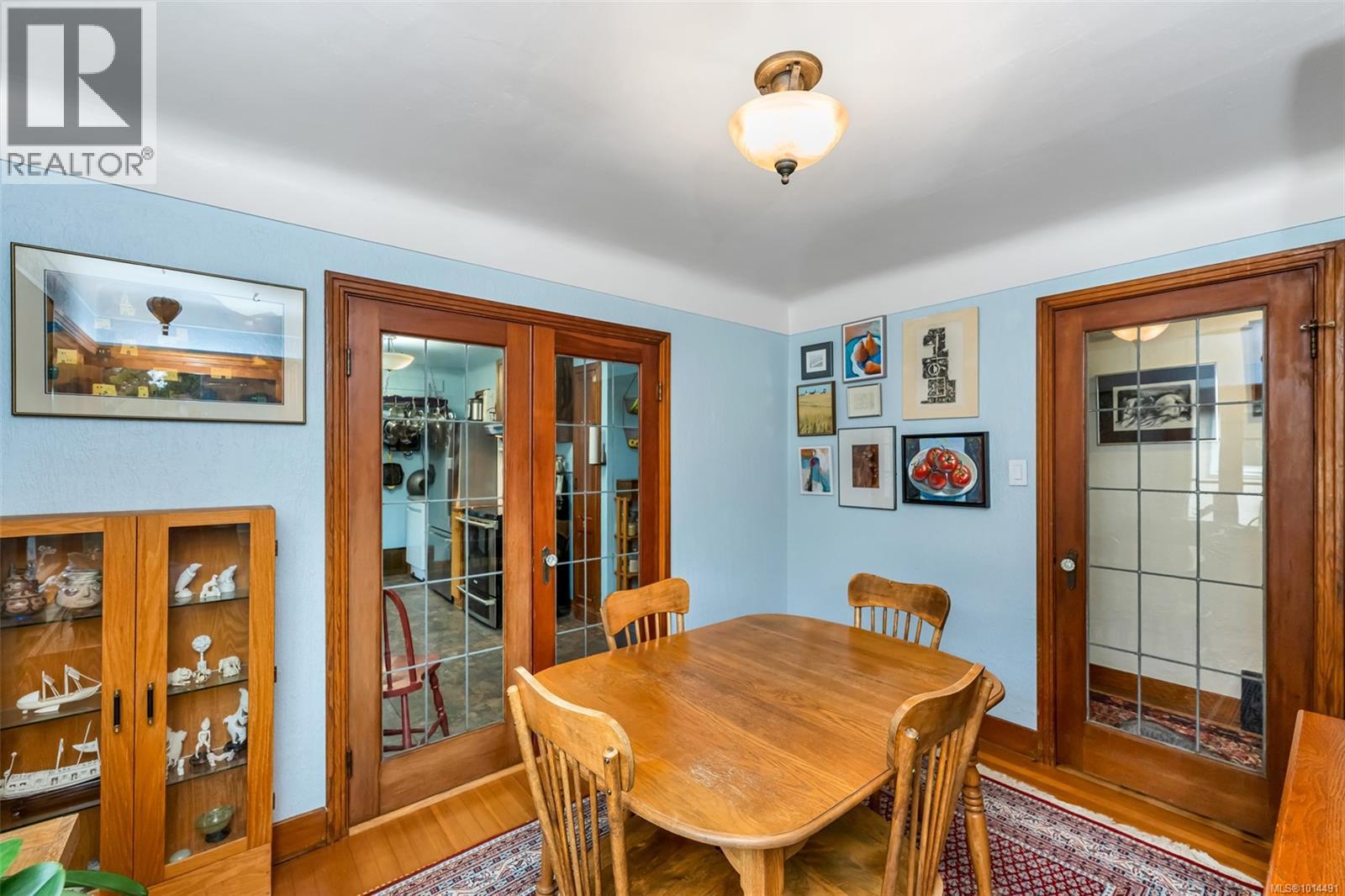 1166 Burdett Ave, Victoria