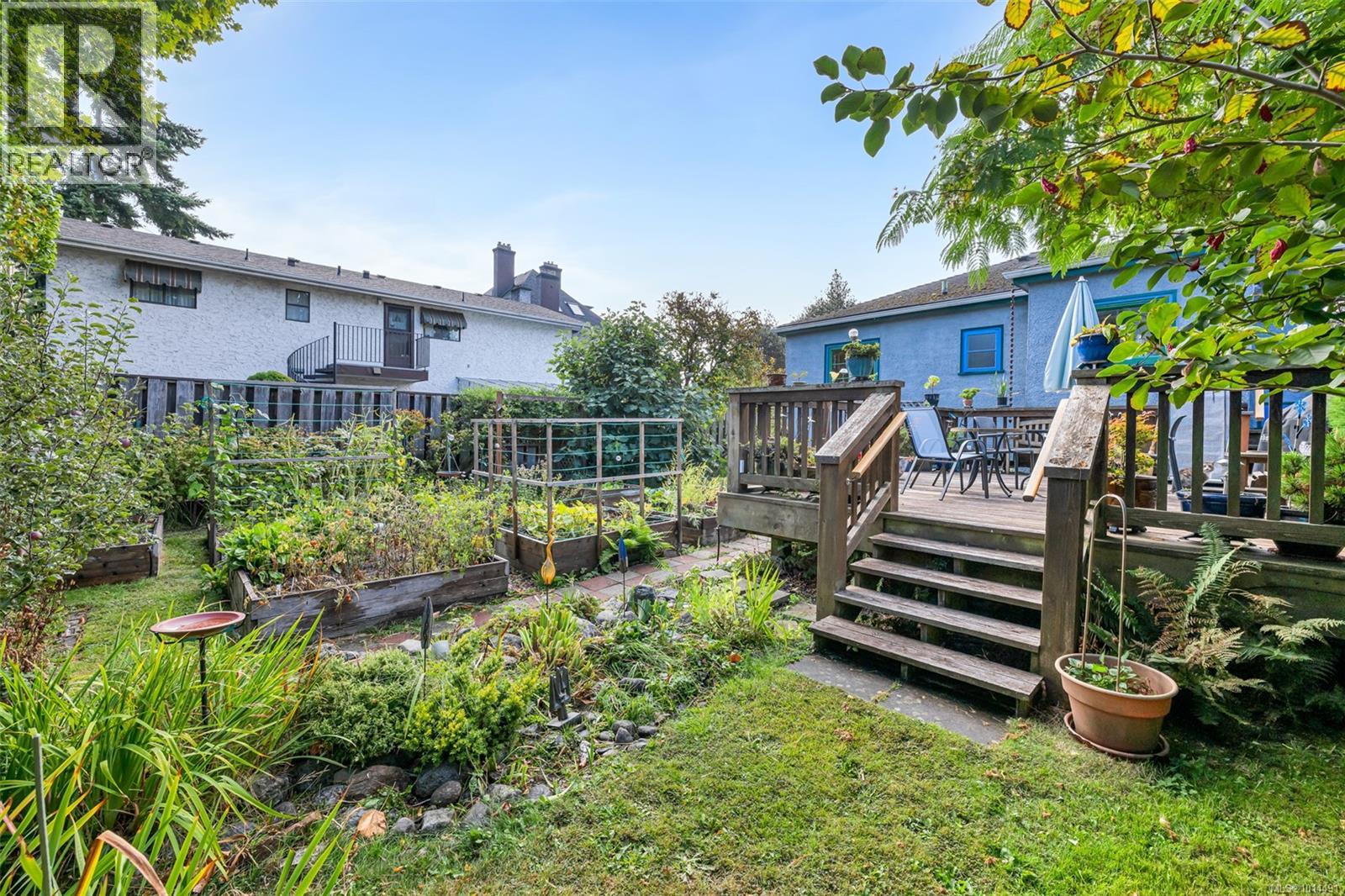 1166 Burdett Ave, Victoria