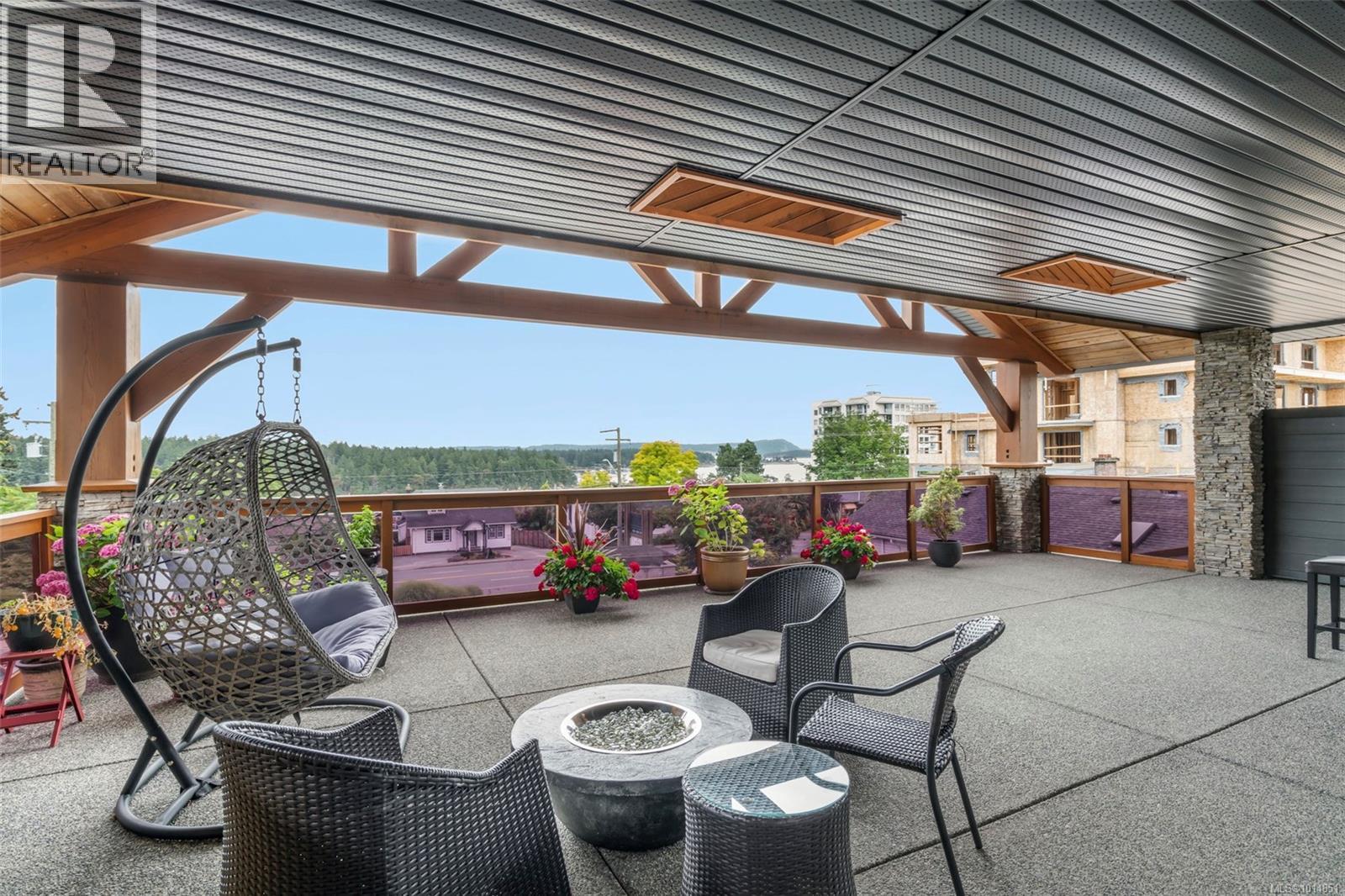202 679 Terminal Ave, Nanaimo