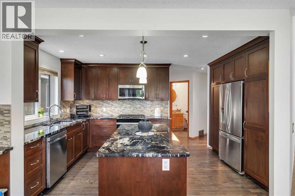 Single Family House for Sale in  Macewan Park View NW MacEwan Glen Calgary 