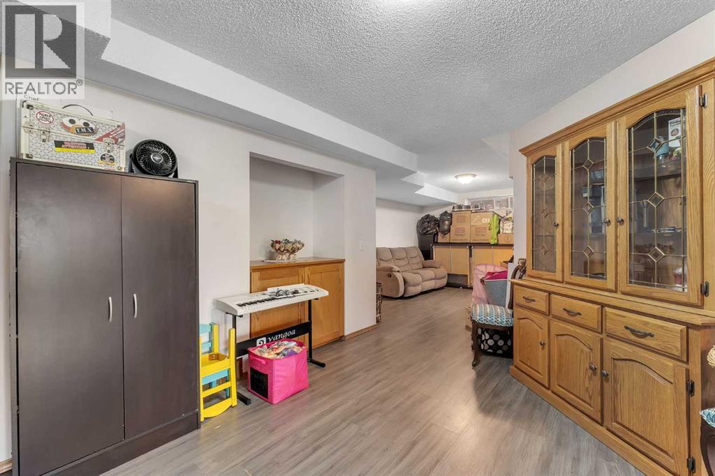 Single Family House for Sale in  Macewan Park View NW MacEwan Glen Calgary 