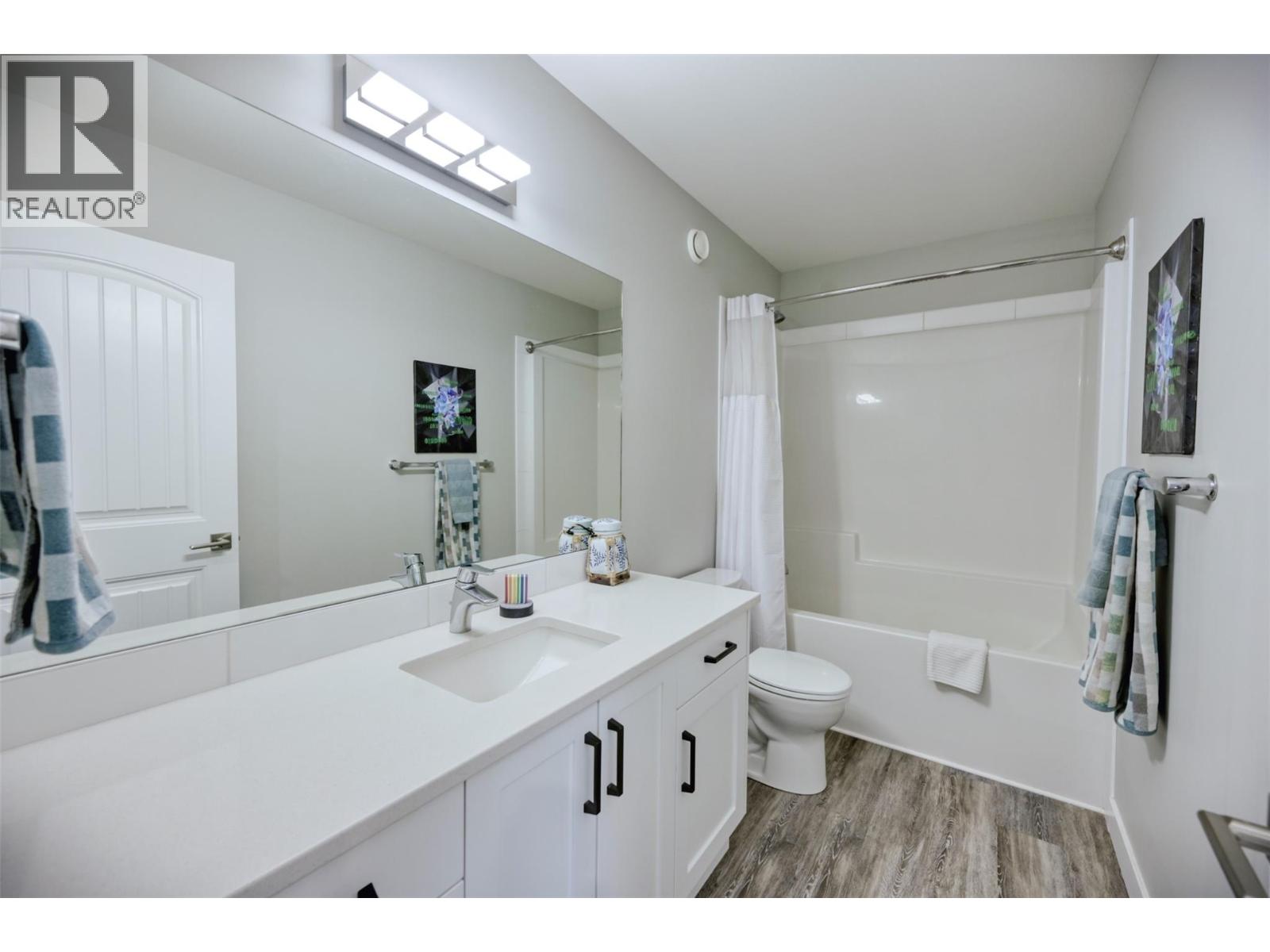 7012 WREN Drive, Osoyoos