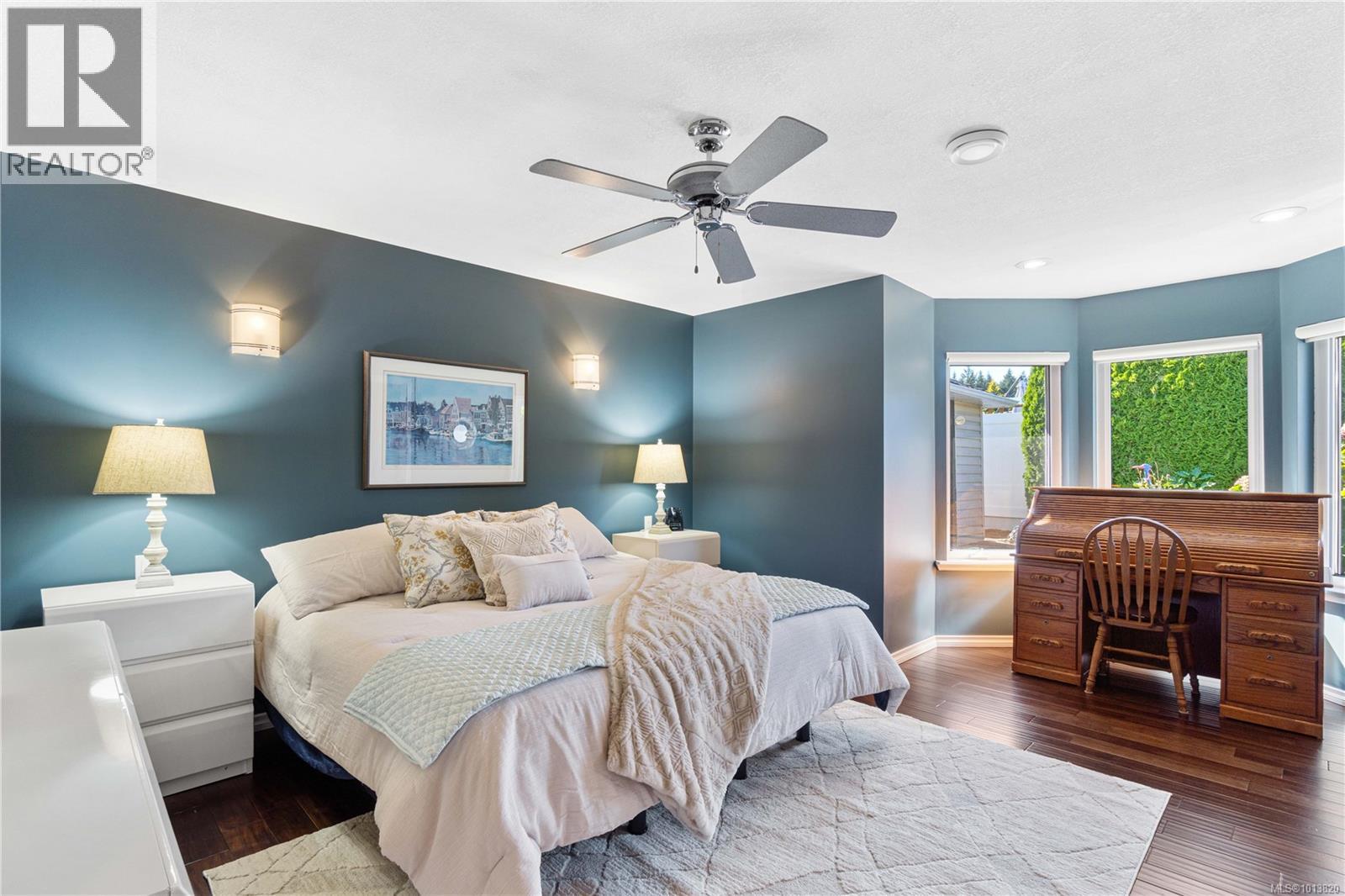 571 Hollywood Rd, Qualicum Beach