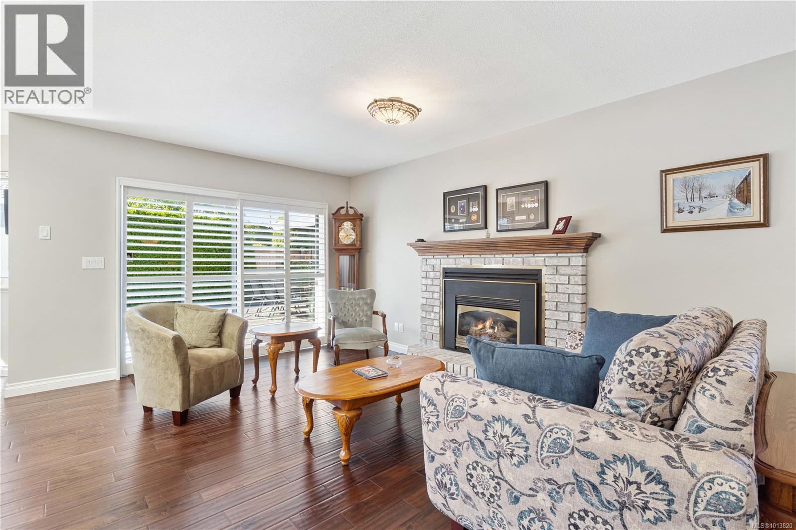 571 Hollywood Rd, Qualicum Beach